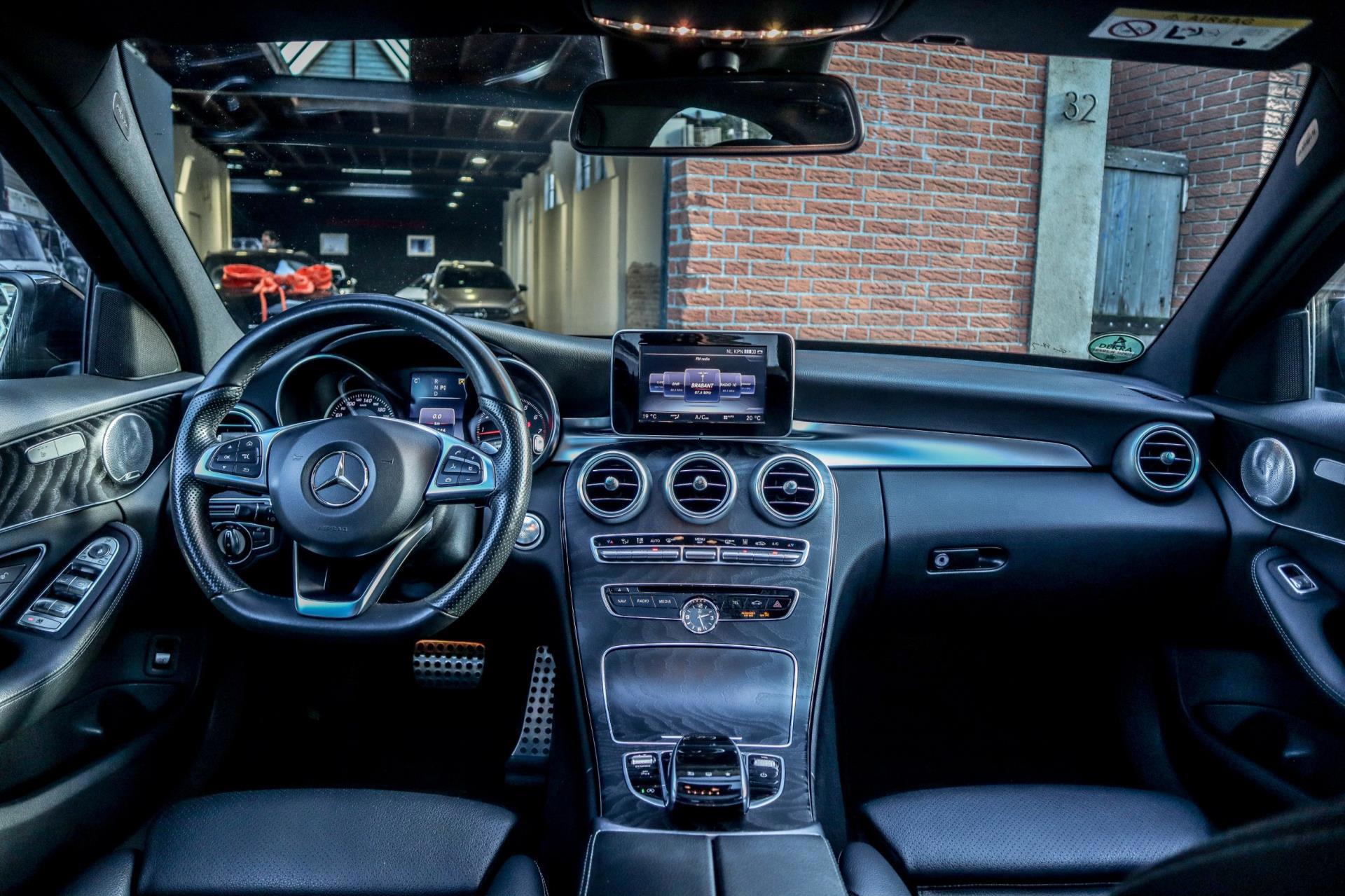 Mercedes-Benz C-klasse 250 AMG Night (2016), foto 11