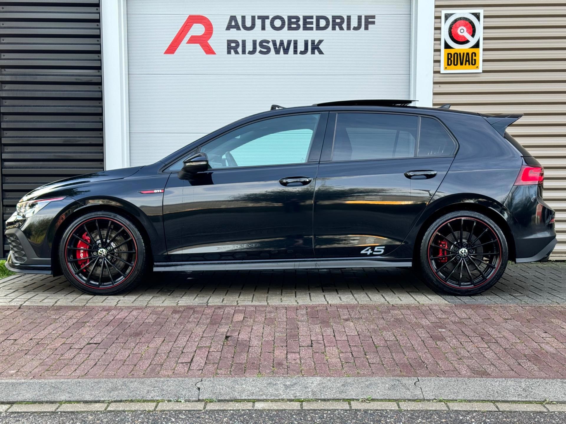 Volkswagen Golf 2.0 TSI Clubsport 45 Akra (2022), foto 2