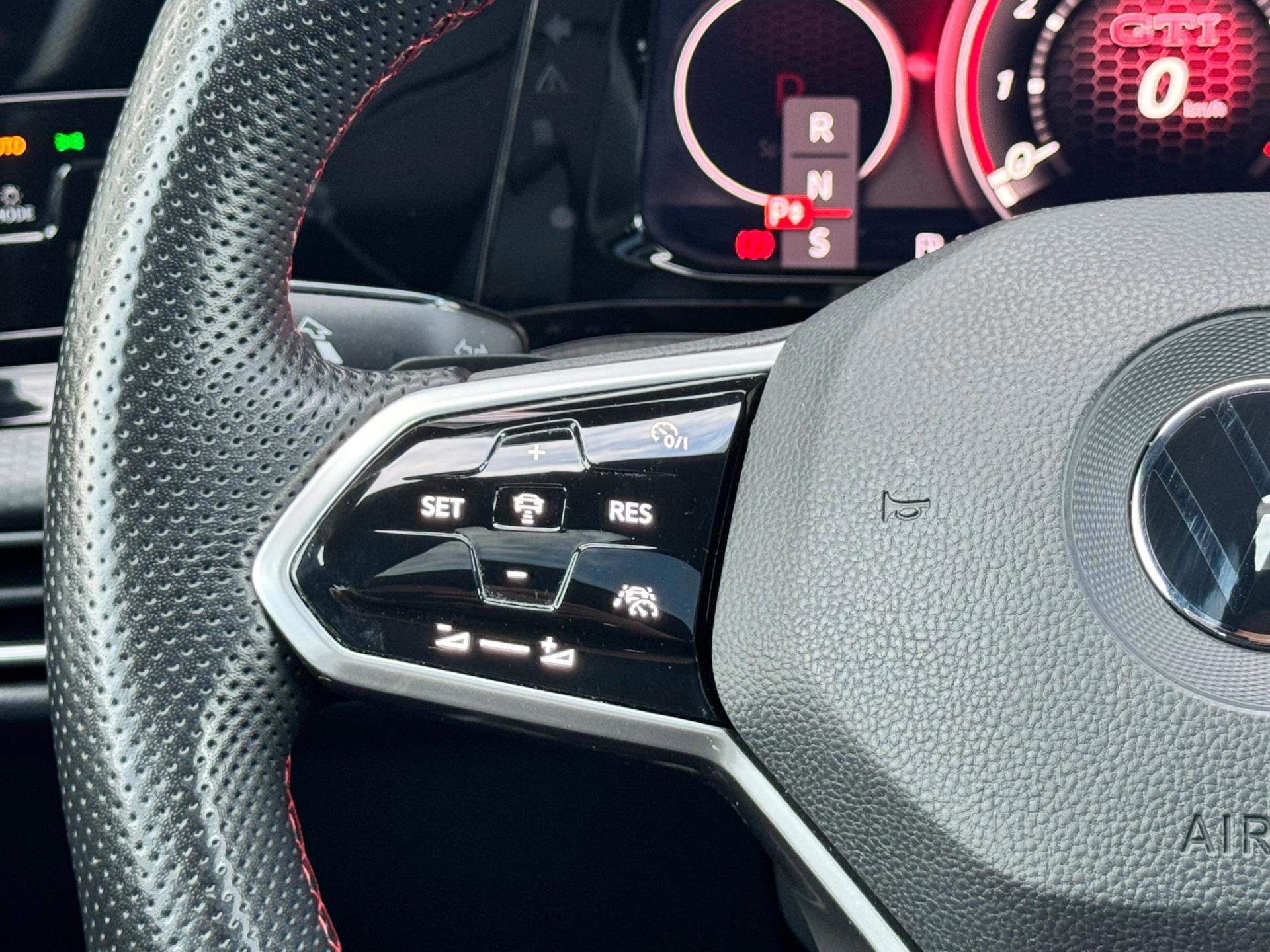 Volkswagen Golf 2.0 TSI Clubsport 45 Akra (2022), foto 18