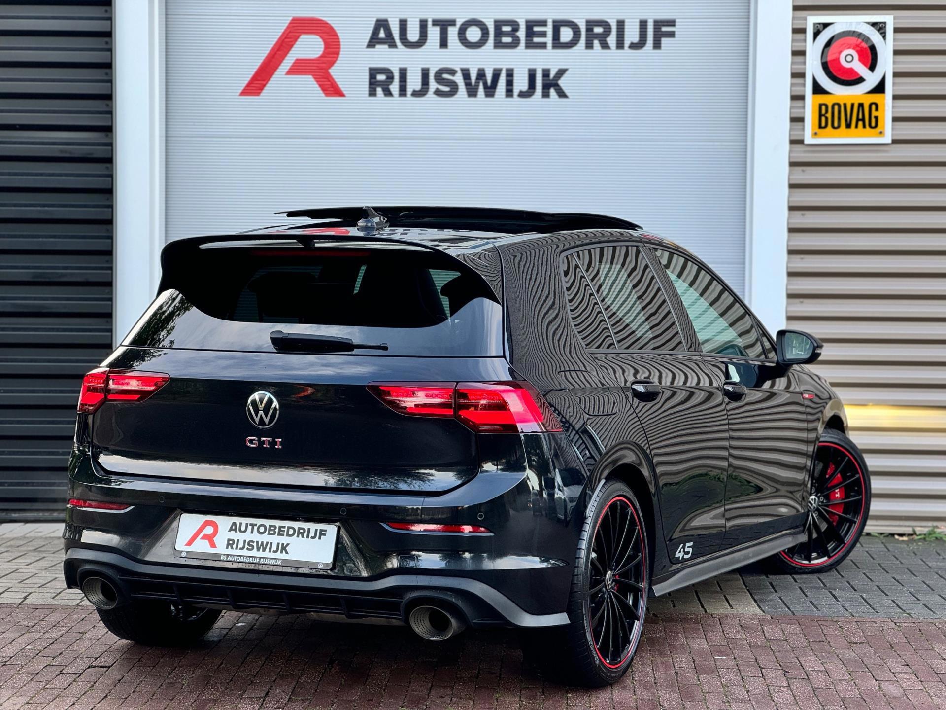 Volkswagen Golf 2.0 TSI Clubsport 45 Akra (2022), foto 4