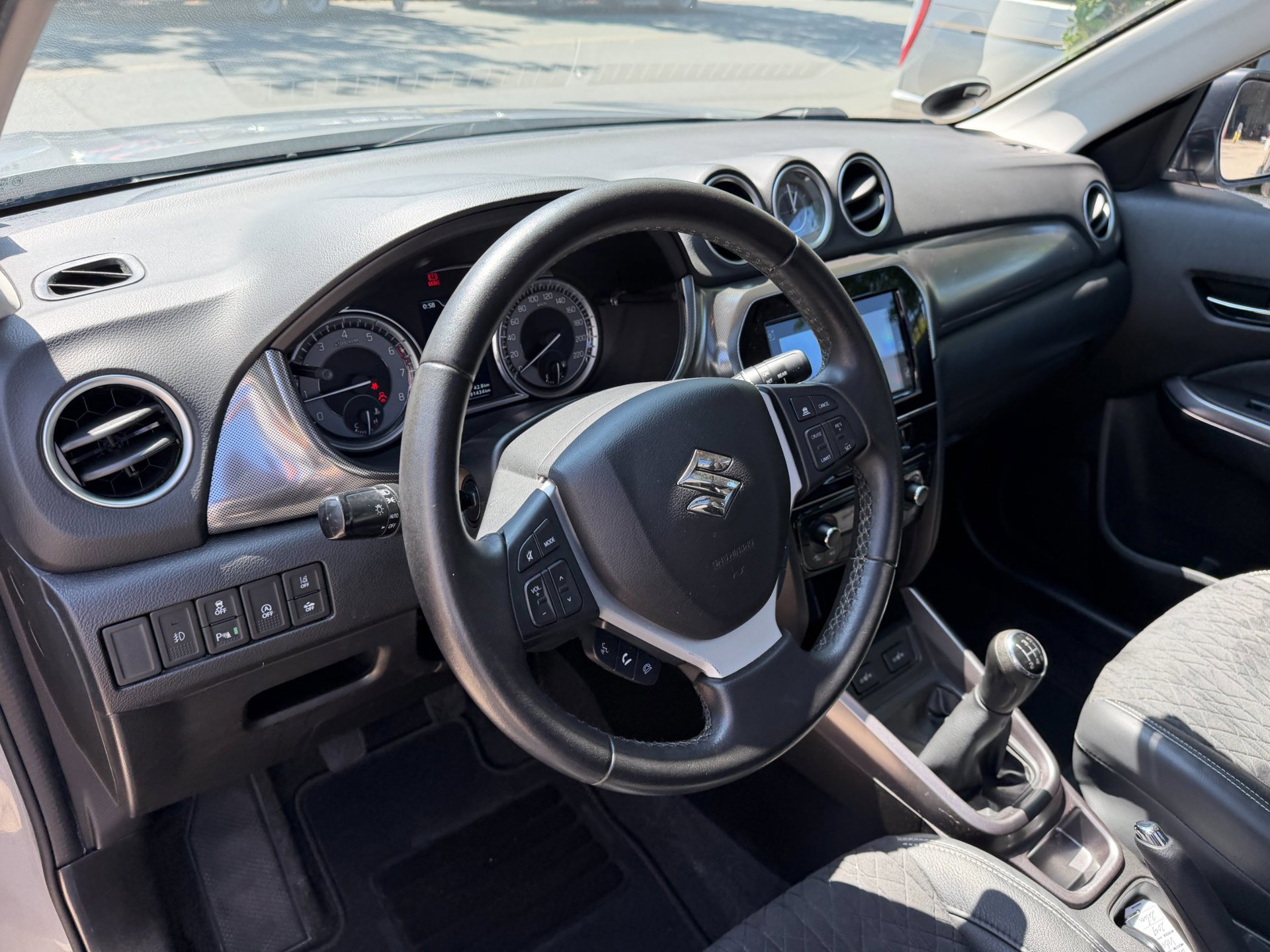 Suzuki Vitara 1.0 Boosterjet Comfort (2019), foto 27