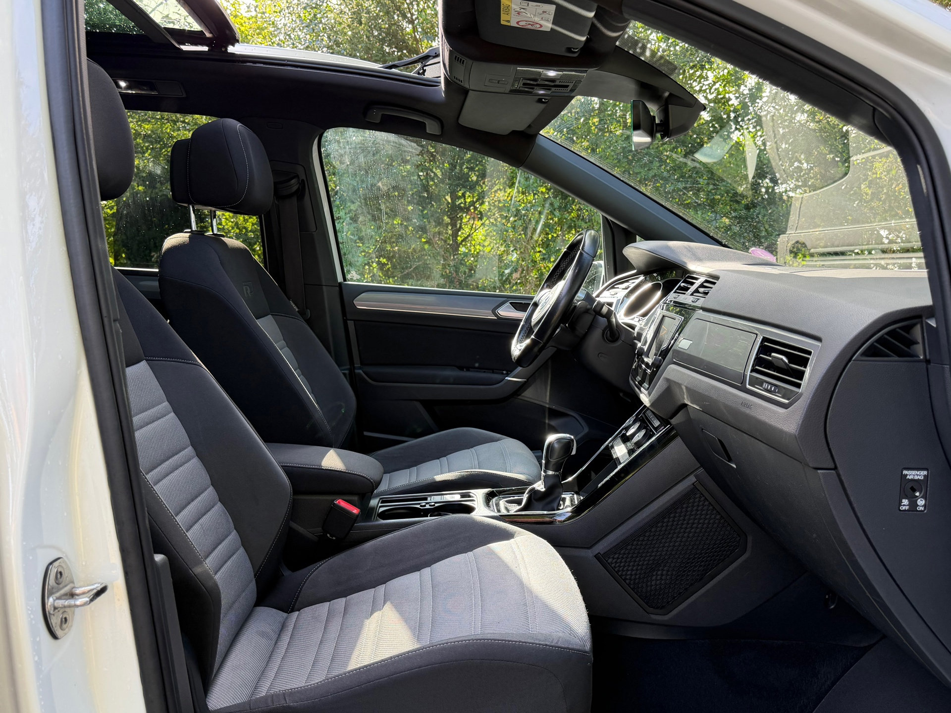 Volkswagen Touran 1.8 TSI R-Line (2016), foto 12