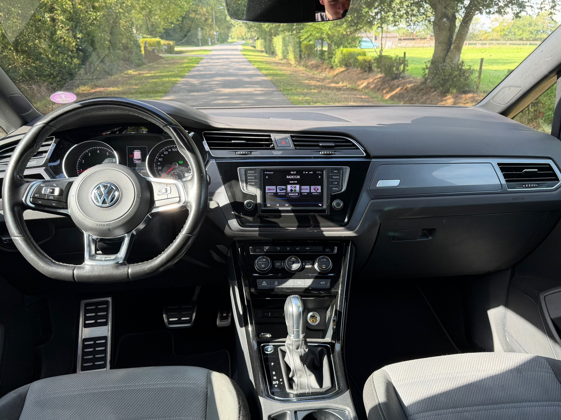 Volkswagen Touran 1.8 TSI R-Line (2016), foto 19