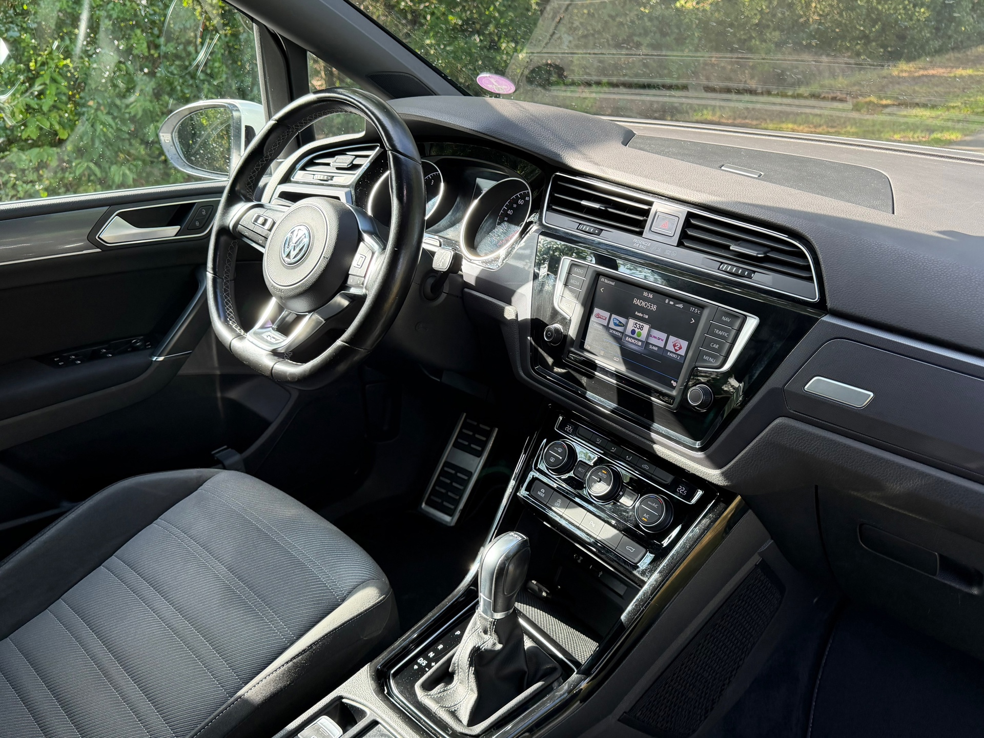 Volkswagen Touran 1.8 TSI R-Line (2016), foto 3