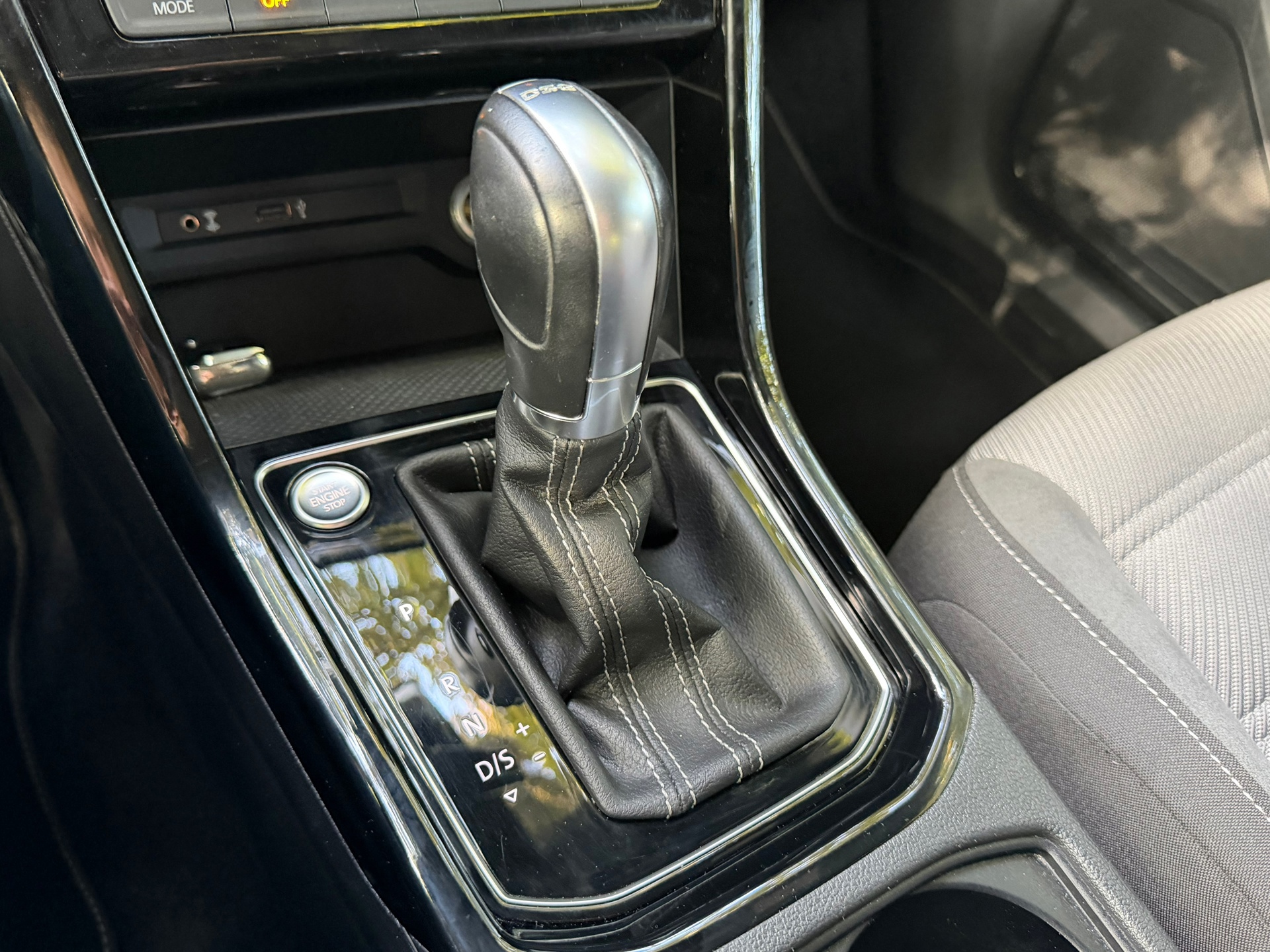 Volkswagen Touran 1.8 TSI R-Line (2016), foto 30