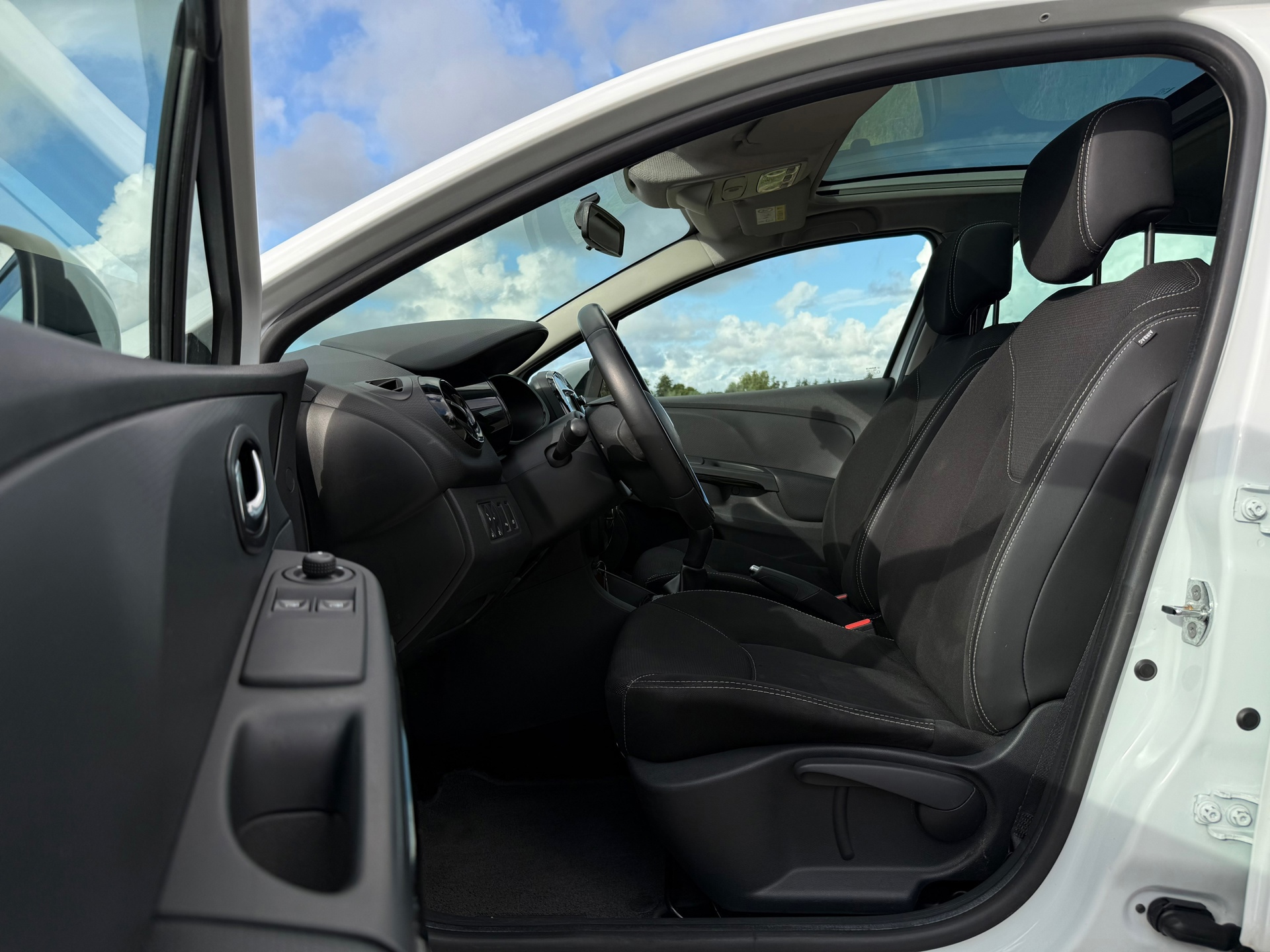 Renault Clio 0.9 TCe Dynamique (2016), foto 6