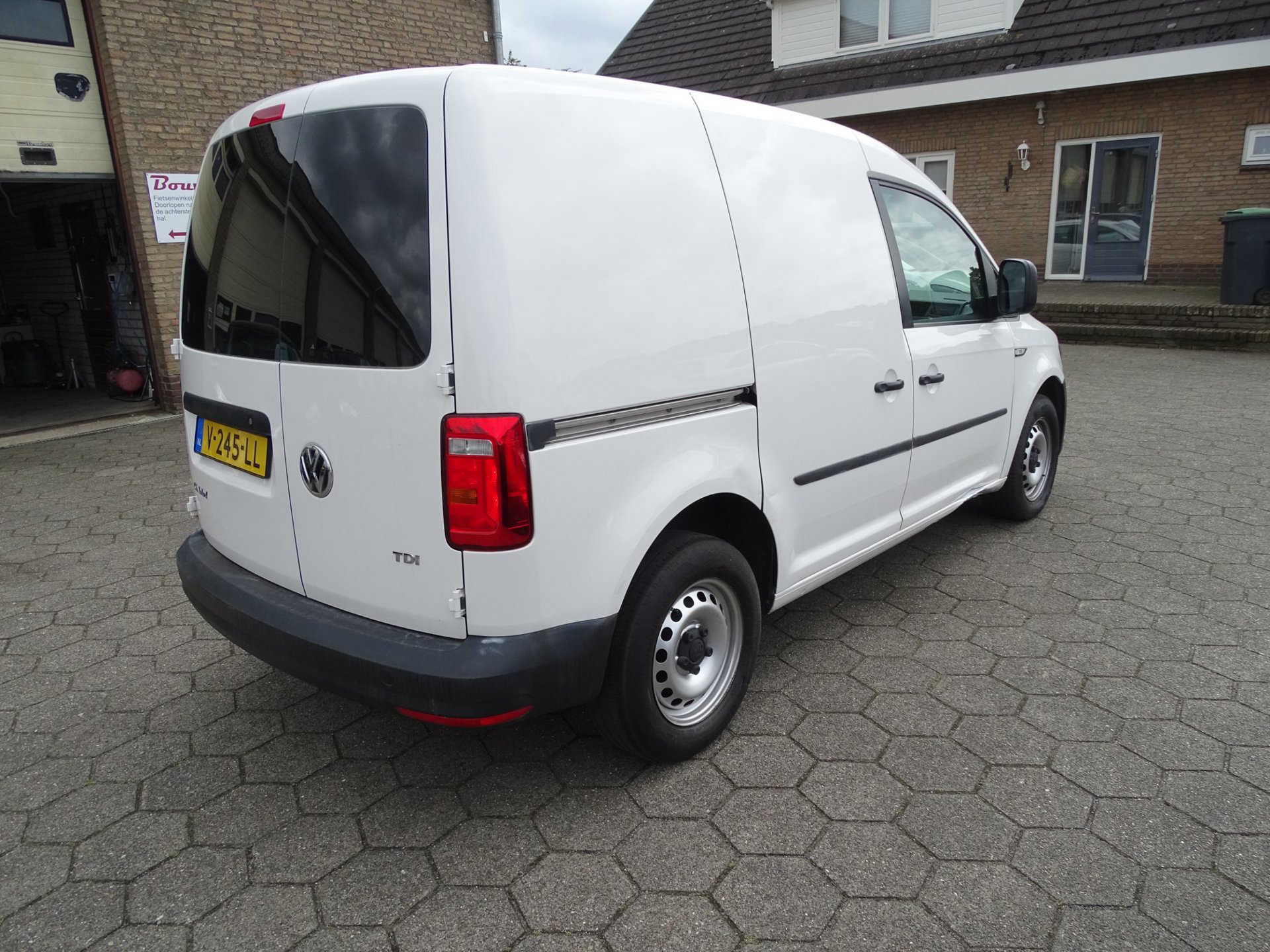 Volkswagen Caddy 2.0 TDI L1H1 BMT Trendline (2018), foto 3