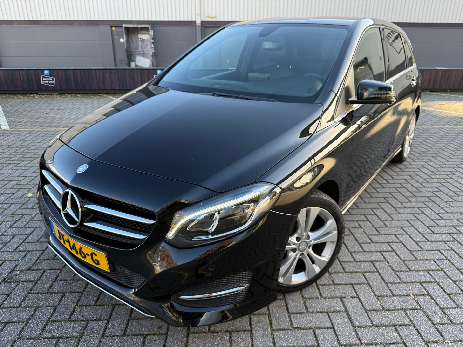 Mercedes-Benz B-klasse 180 Ambition (2016), foto 20