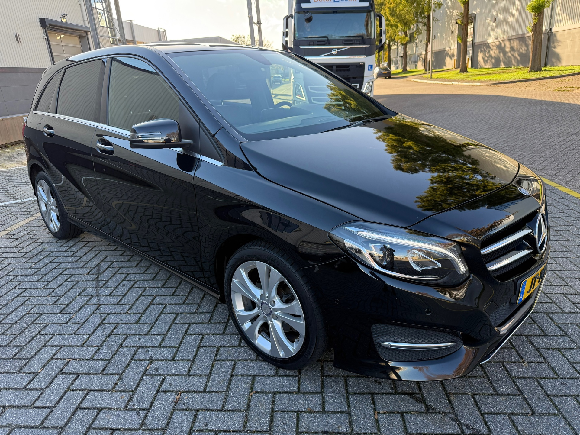 Mercedes-Benz B-klasse 180 Ambition (2016), foto 3
