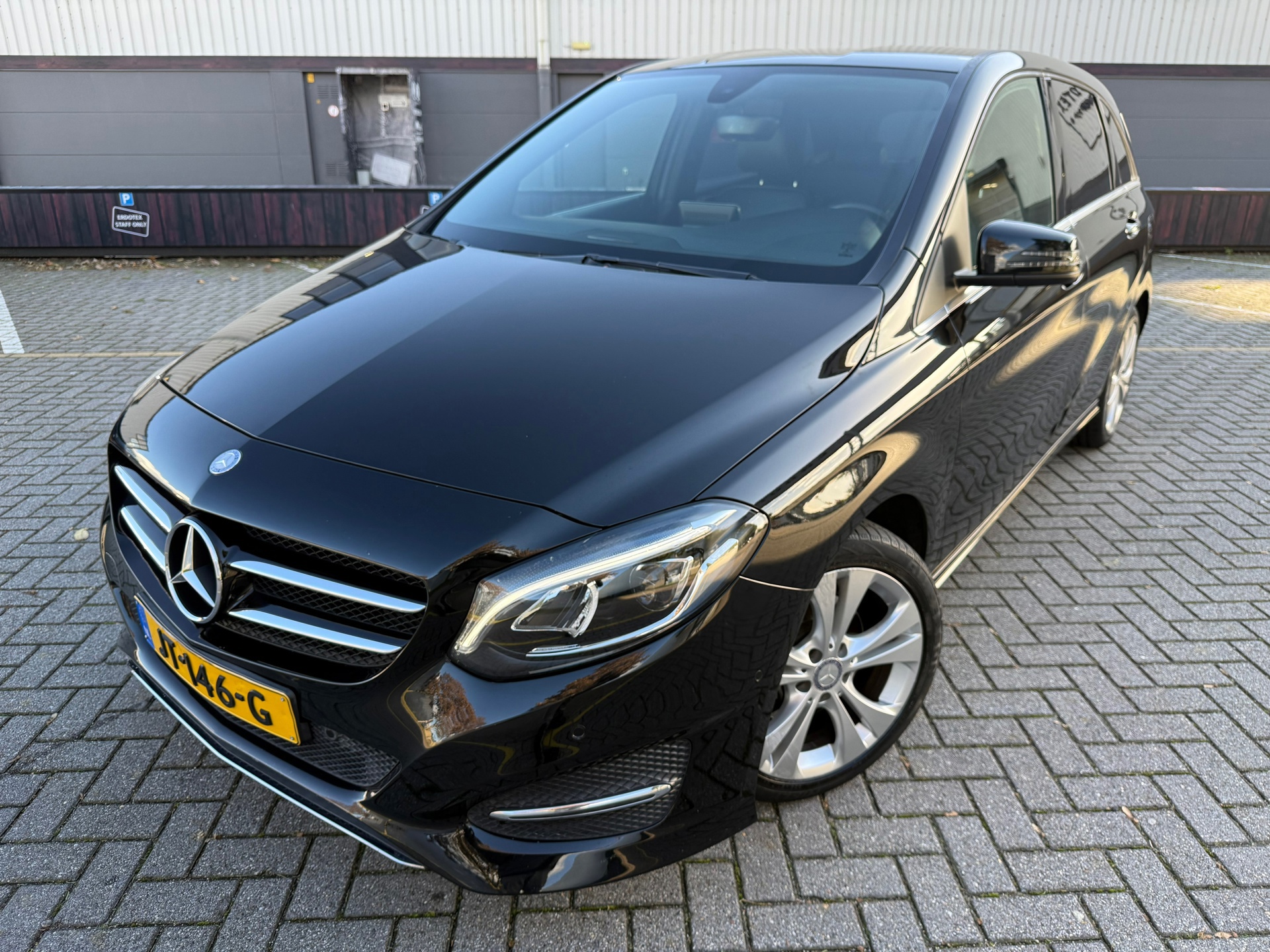 Mercedes-Benz B-klasse 180 Ambition (2016), foto 21