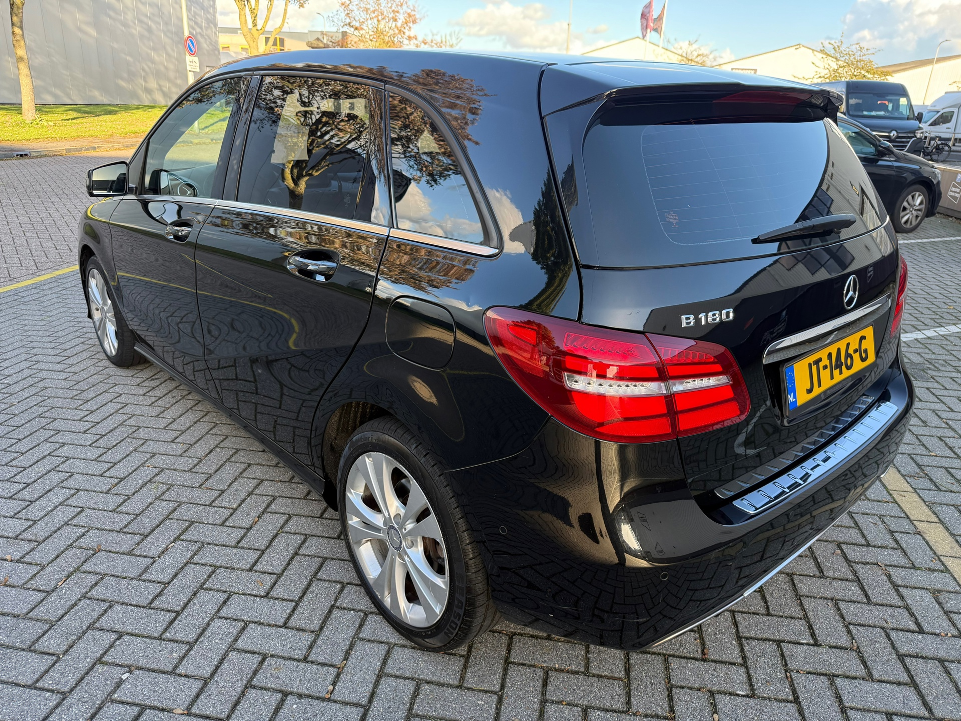 Mercedes-Benz B-klasse 180 Ambition (2016), foto 7