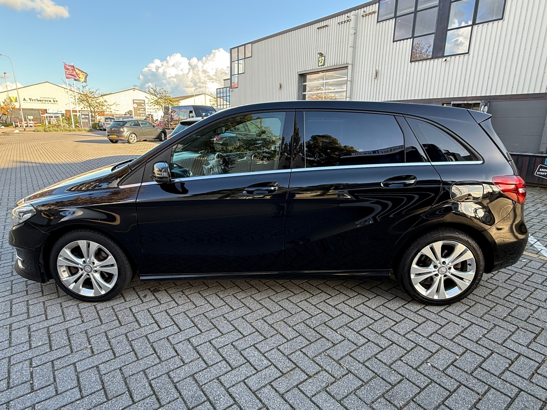 Mercedes-Benz B-klasse 180 Ambition (2016), foto 8
