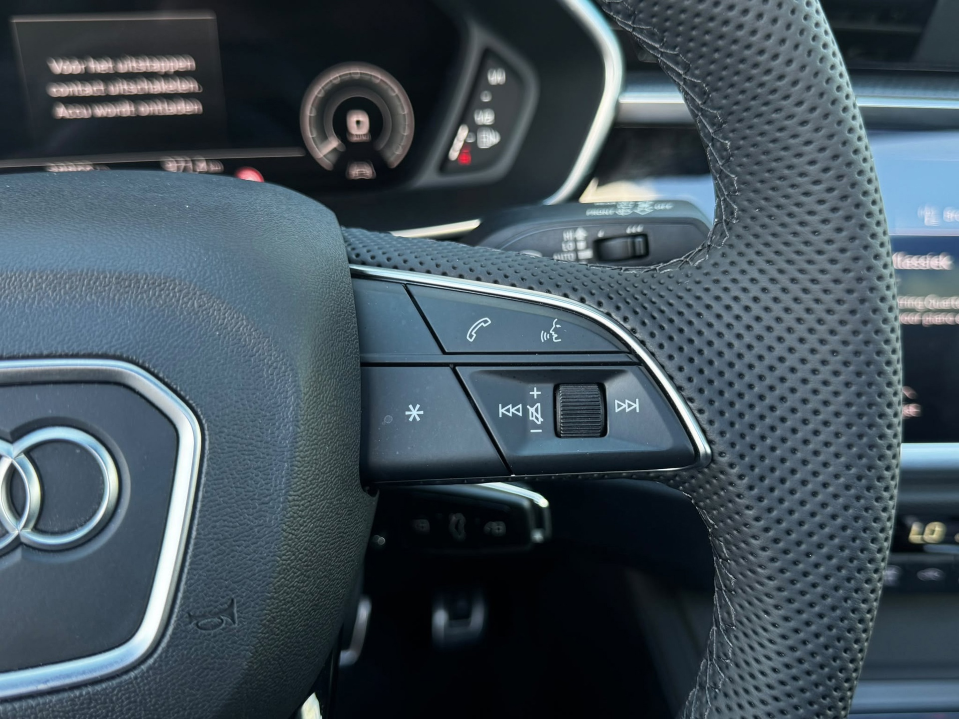 Audi Q3 Sportback 45 TFSI e S-Line (2022), foto 19