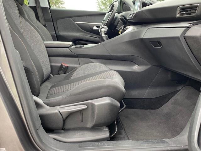 Peugeot 5008 1.2 PureTech Blue Lease Executive 7PS (2017), foto 12