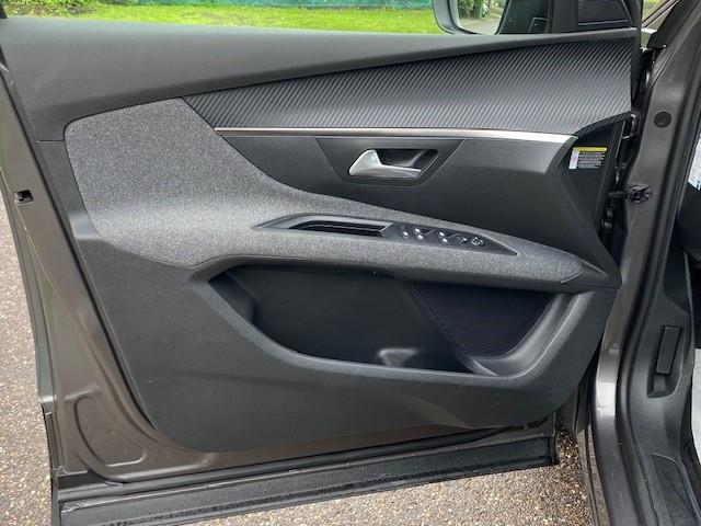 Peugeot 5008 1.2 PureTech Blue Lease Executive 7PS (2017), foto 21