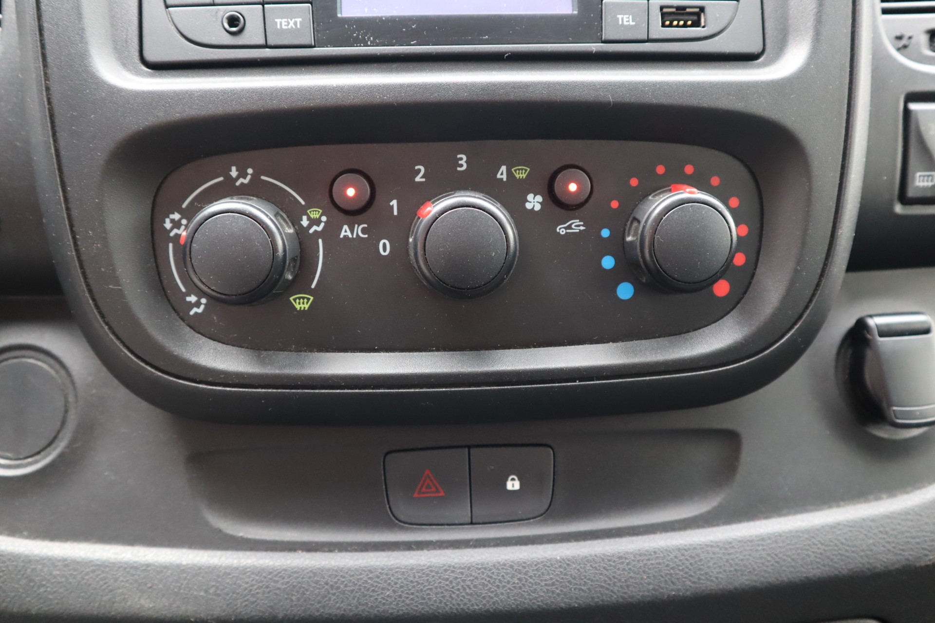 Opel Vivaro 1.6 CDTI L2H1 Euro 6 (2018), foto 17