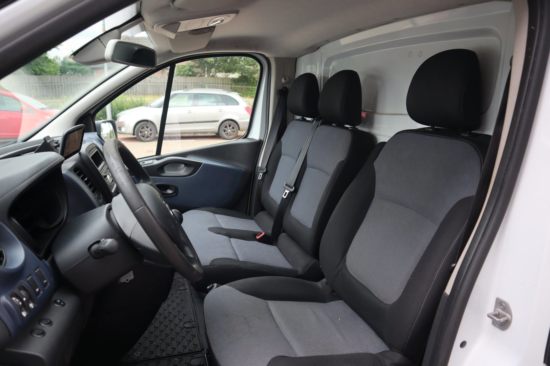 Opel Vivaro 1.6 CDTI L2H1 Euro 6 (2018), foto 9