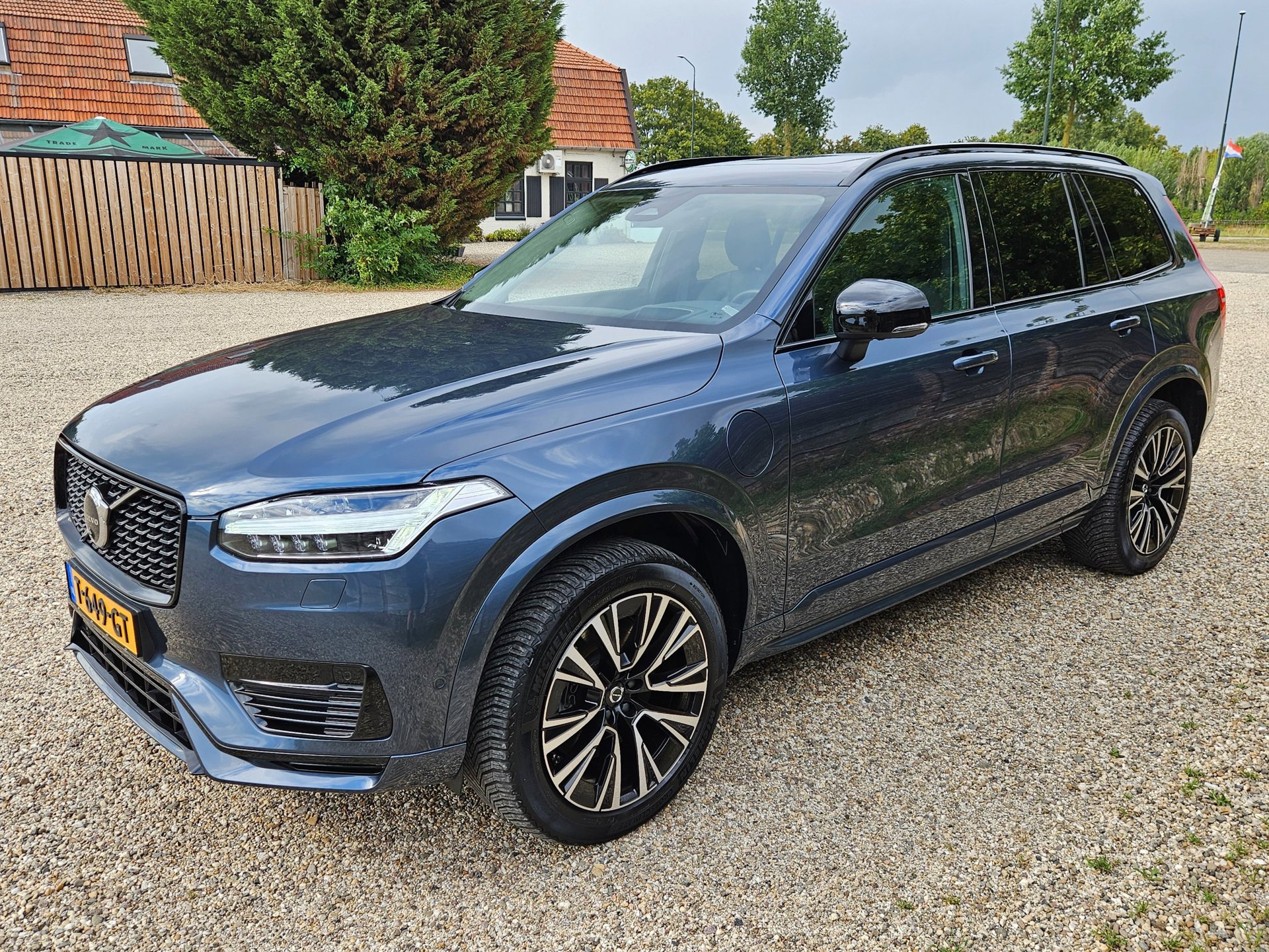 Volvo XC90 2.0 T8 Recharge AWD Plus Dark 7p (2023), foto 2