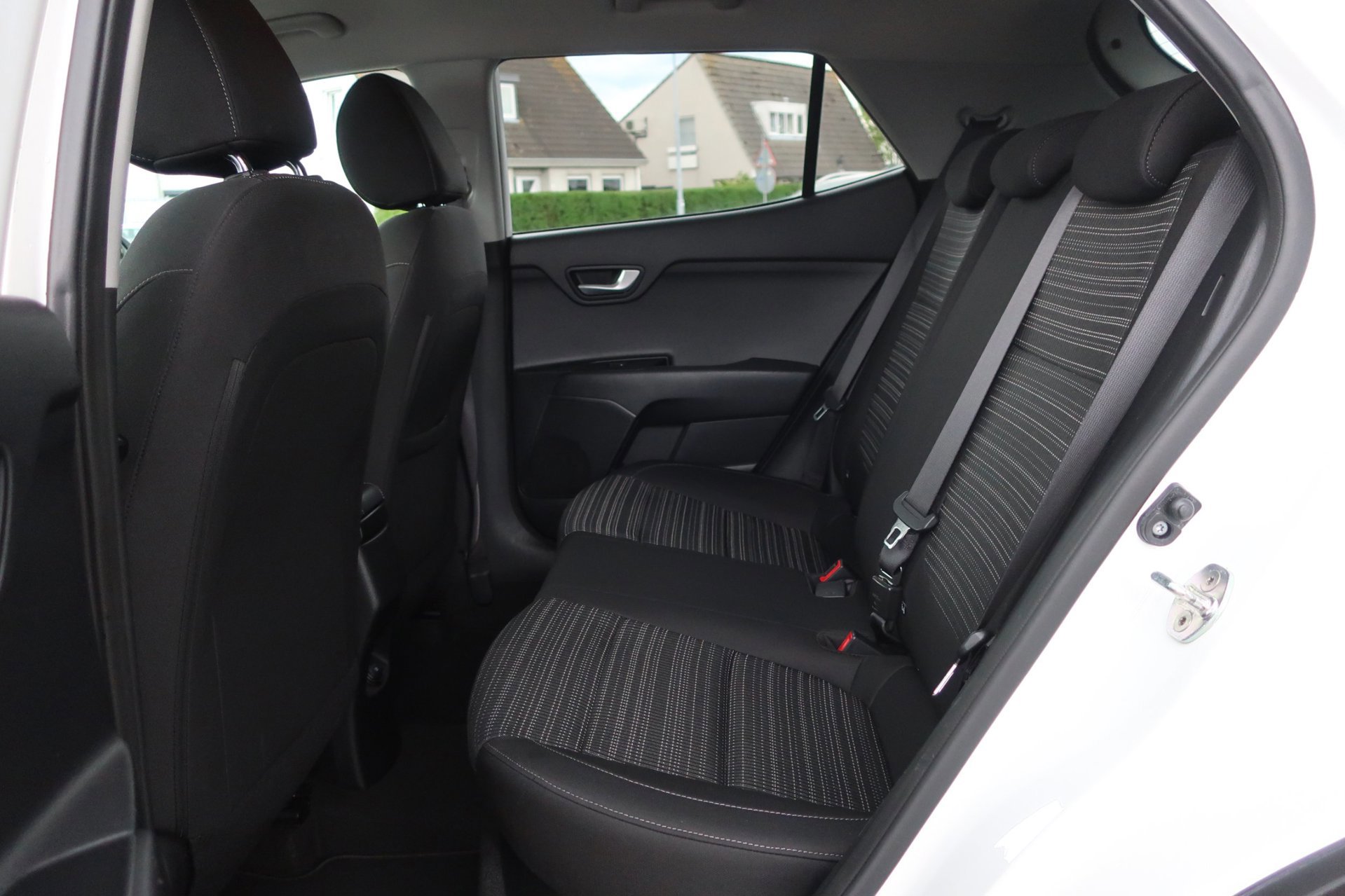 Kia Stonic 1.0 T-GDi DynamicLine 1e (2018), foto 17