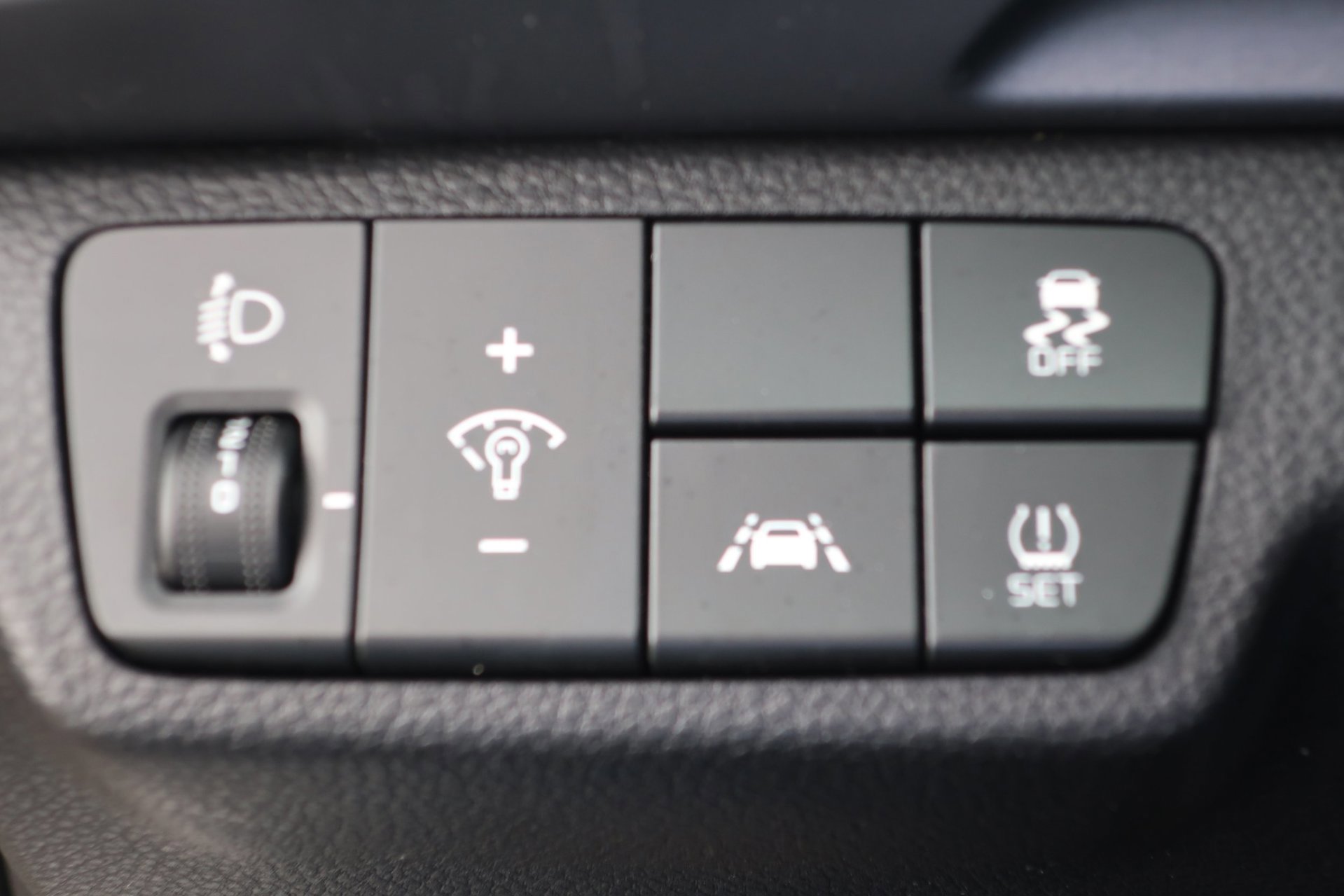 Kia Stonic 1.0 T-GDi DynamicLine 1e (2018), foto 19