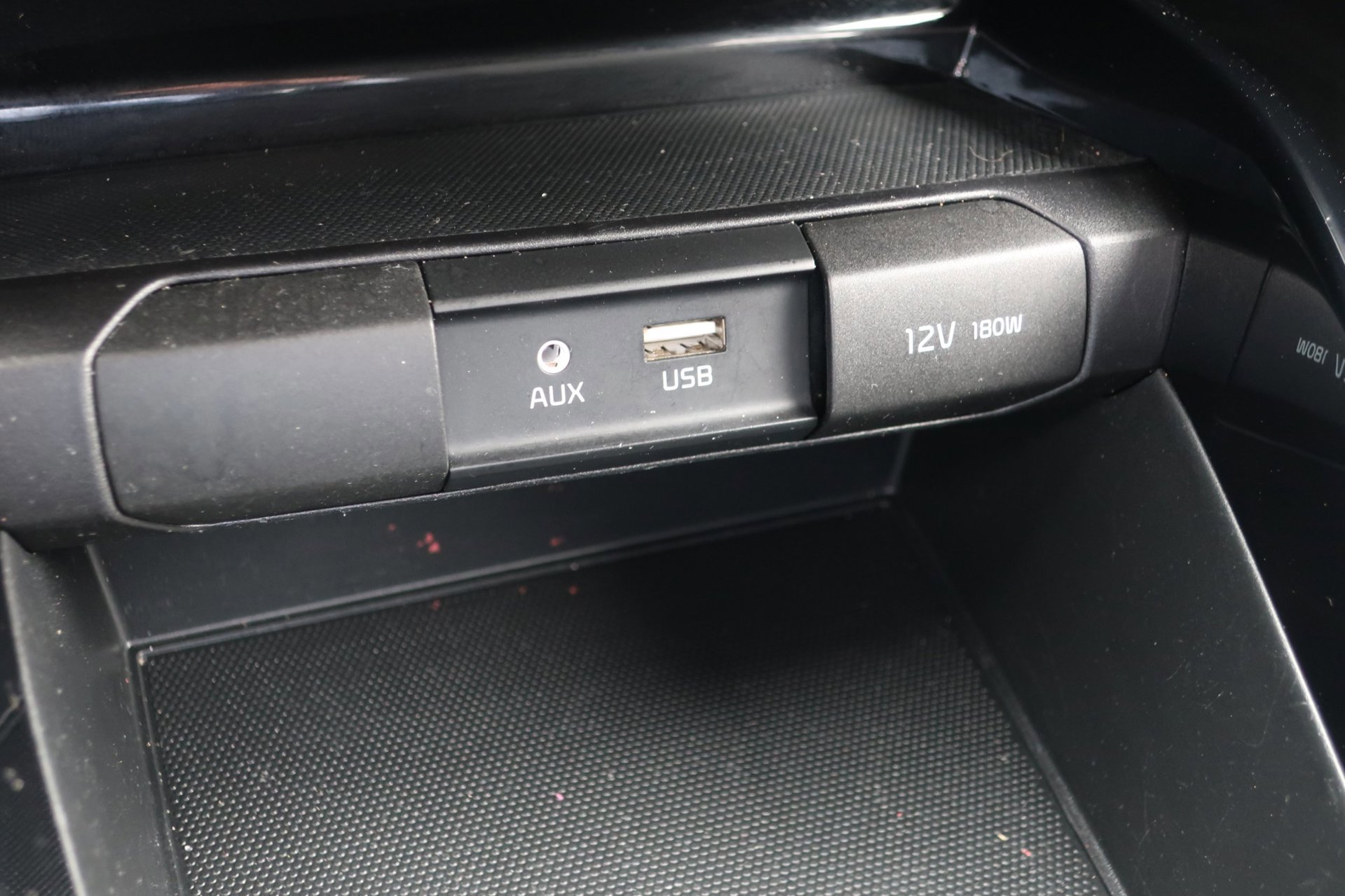 Kia Stonic 1.0 T-GDi DynamicLine 1e (2018), foto 26