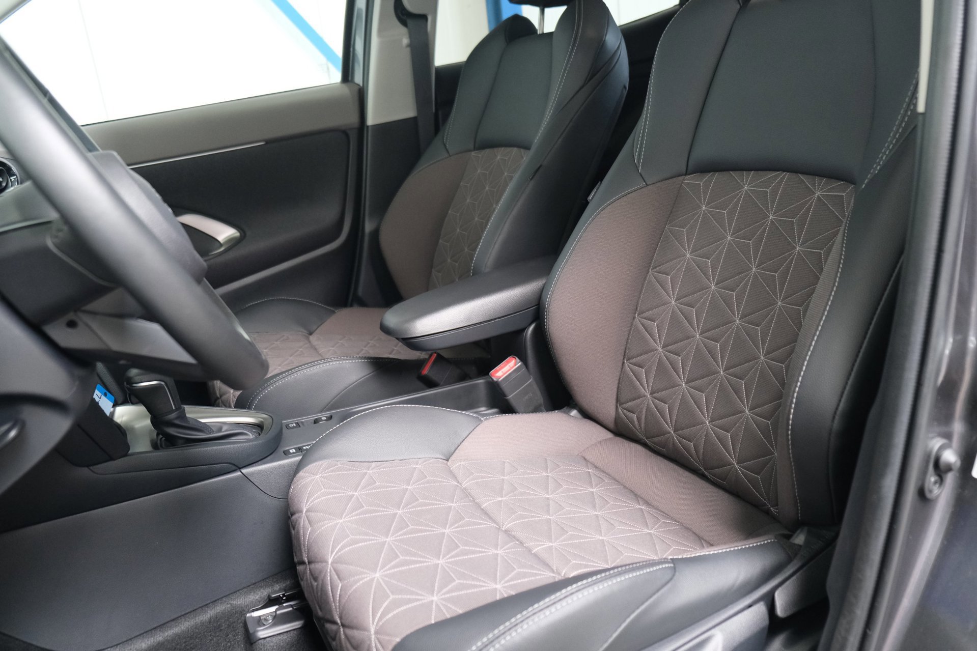 Toyota Yaris Cross 1.5 Hybrid 130 GR SPORT (2025), foto 14