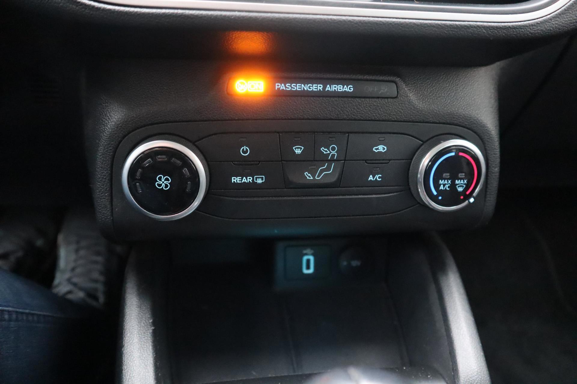 Ford Focus Wagon 1.0 EcoBoost Trend Edition Business (2020), foto 15