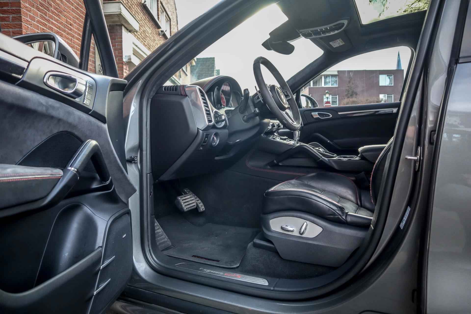 Porsche Cayenne 3.6 GTS 440PK (2016), foto 15