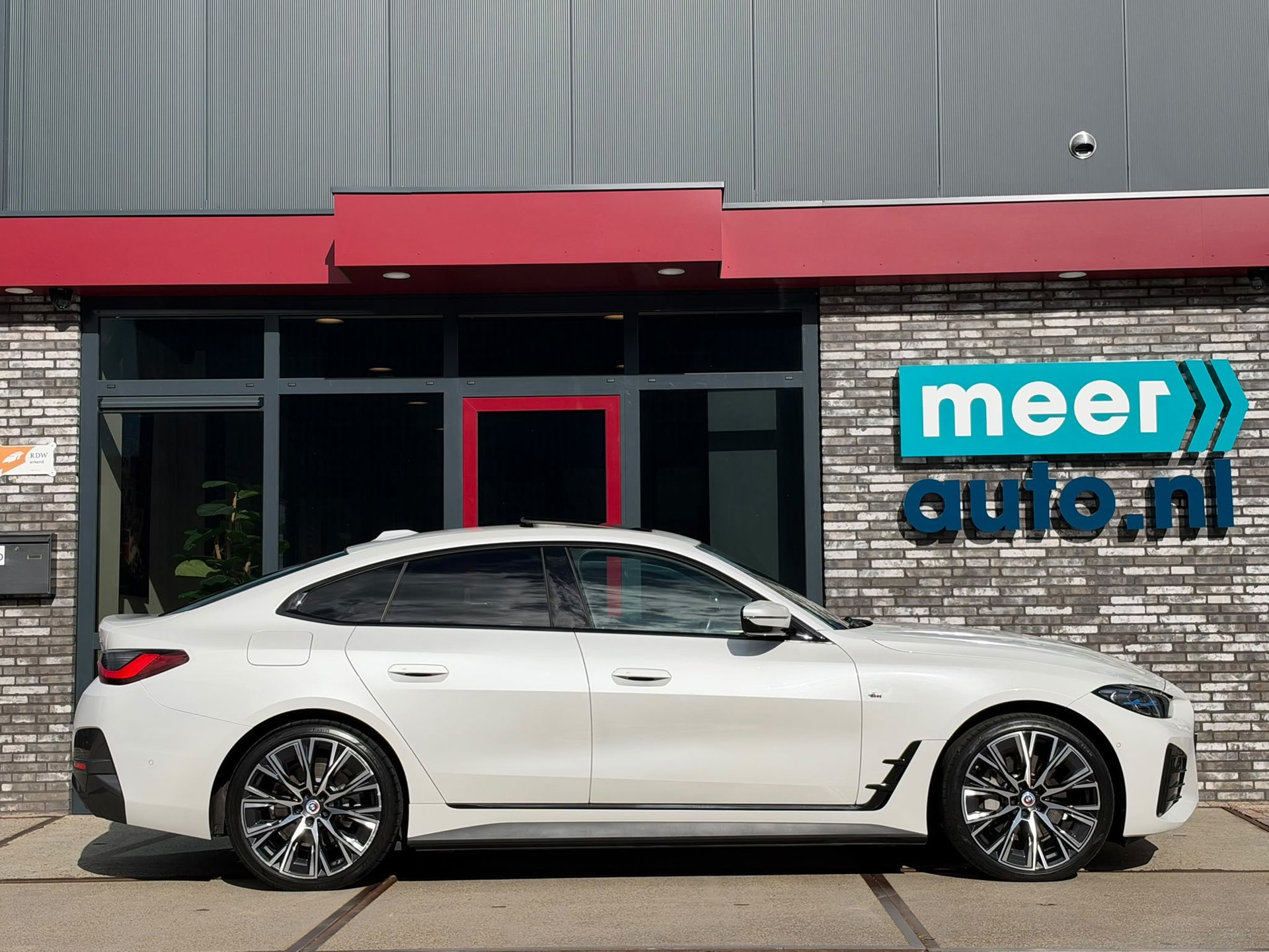 BMW I4 40 High Exec. M-SPORT SOH 96.4% (2022), foto 2
