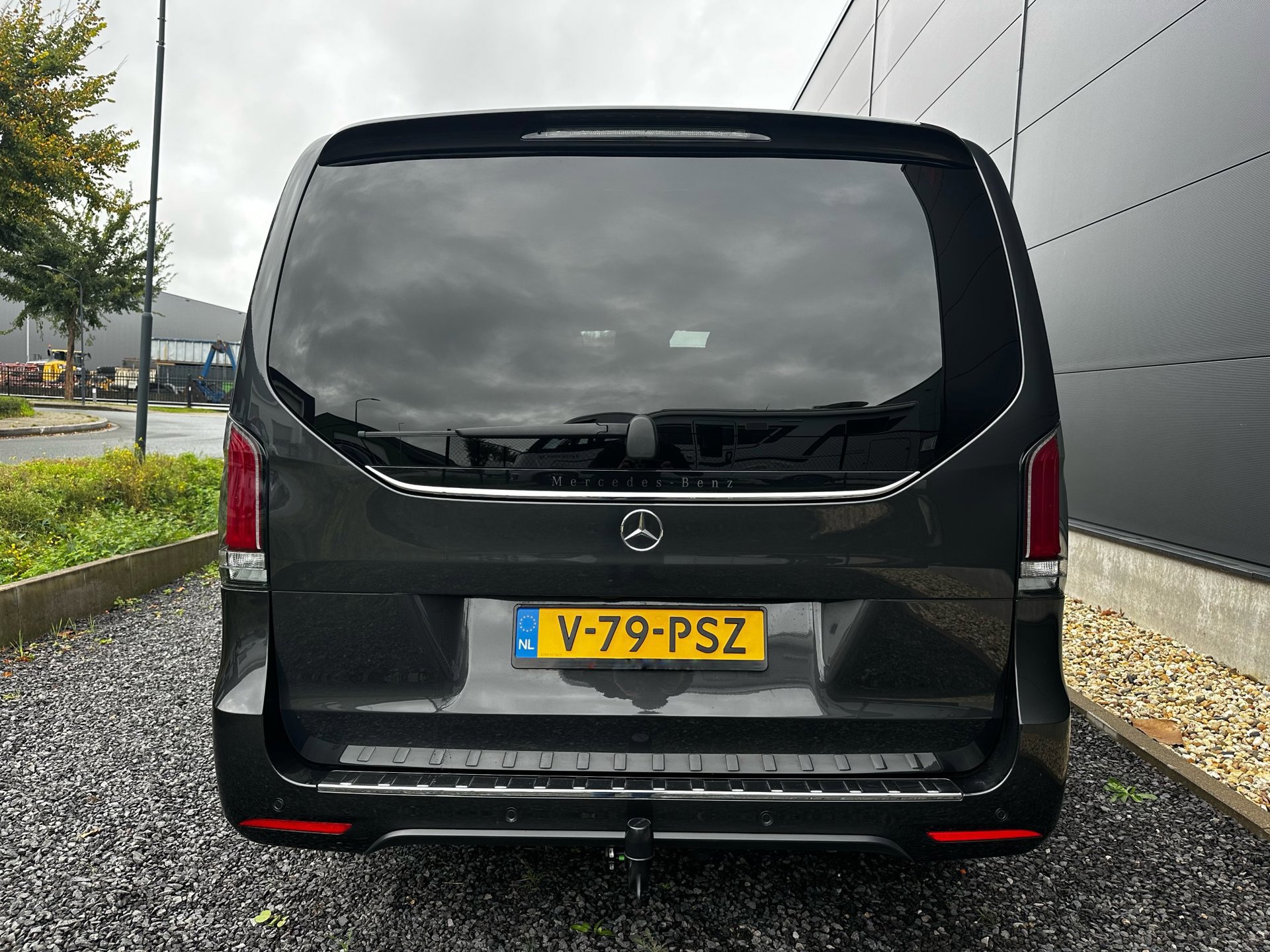 Mercedes-Benz V-klasse 250d L3 Avantgarde AMG line (2024), foto 11