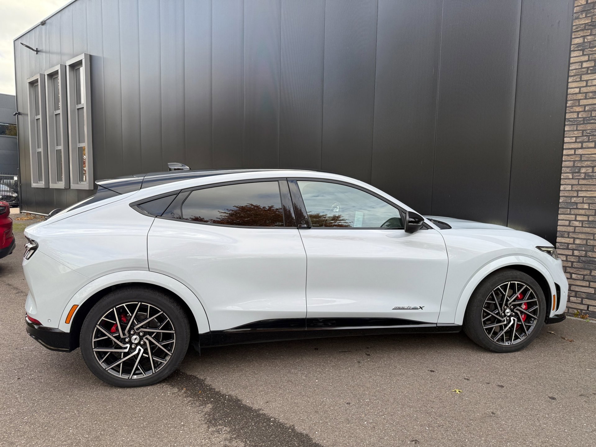 Ford Mustang Mach-E GT Extended AWD 98 kWh (2024), foto 6