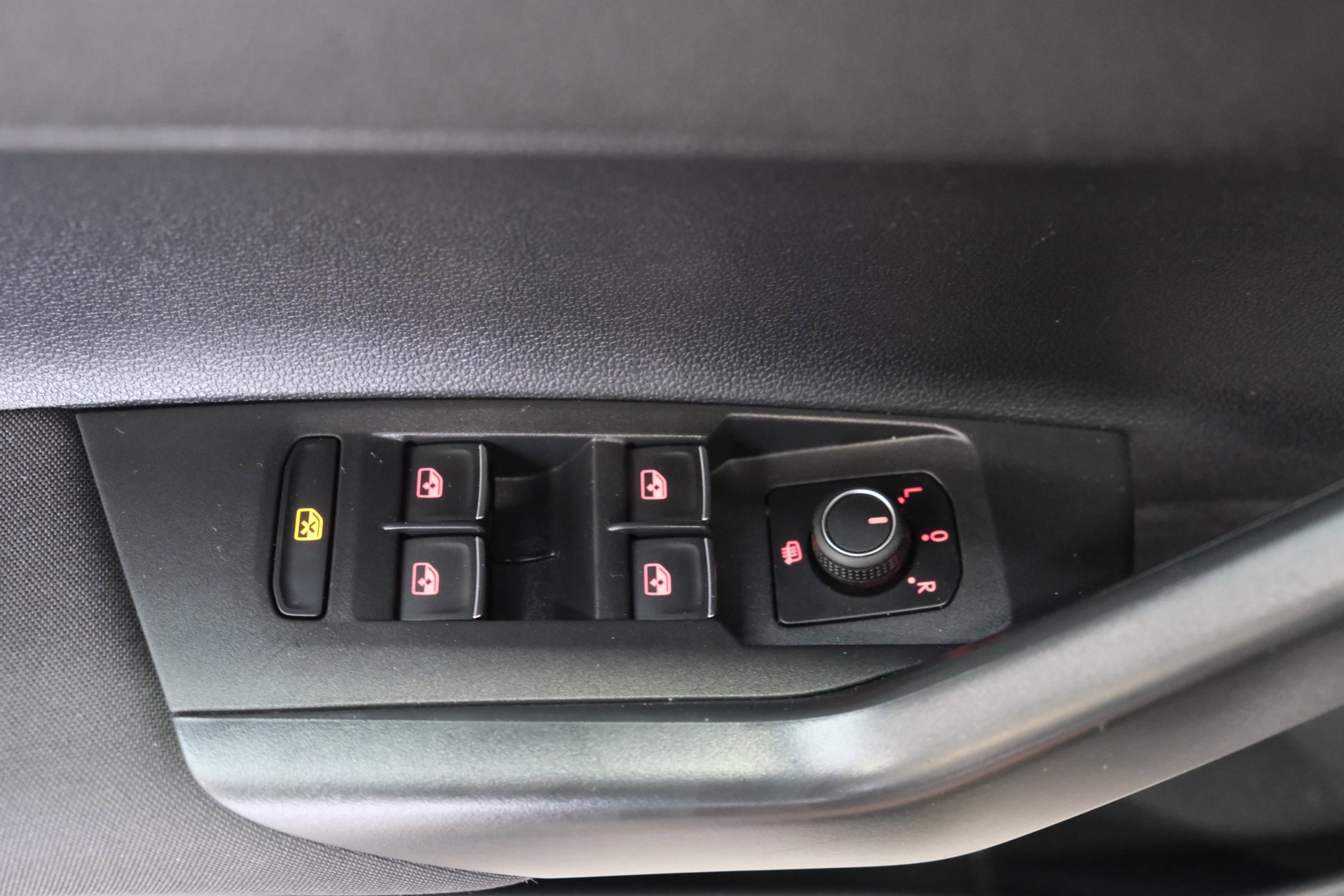 Volkswagen Polo 1.0 TSI Highline R-Line (2020), foto 12