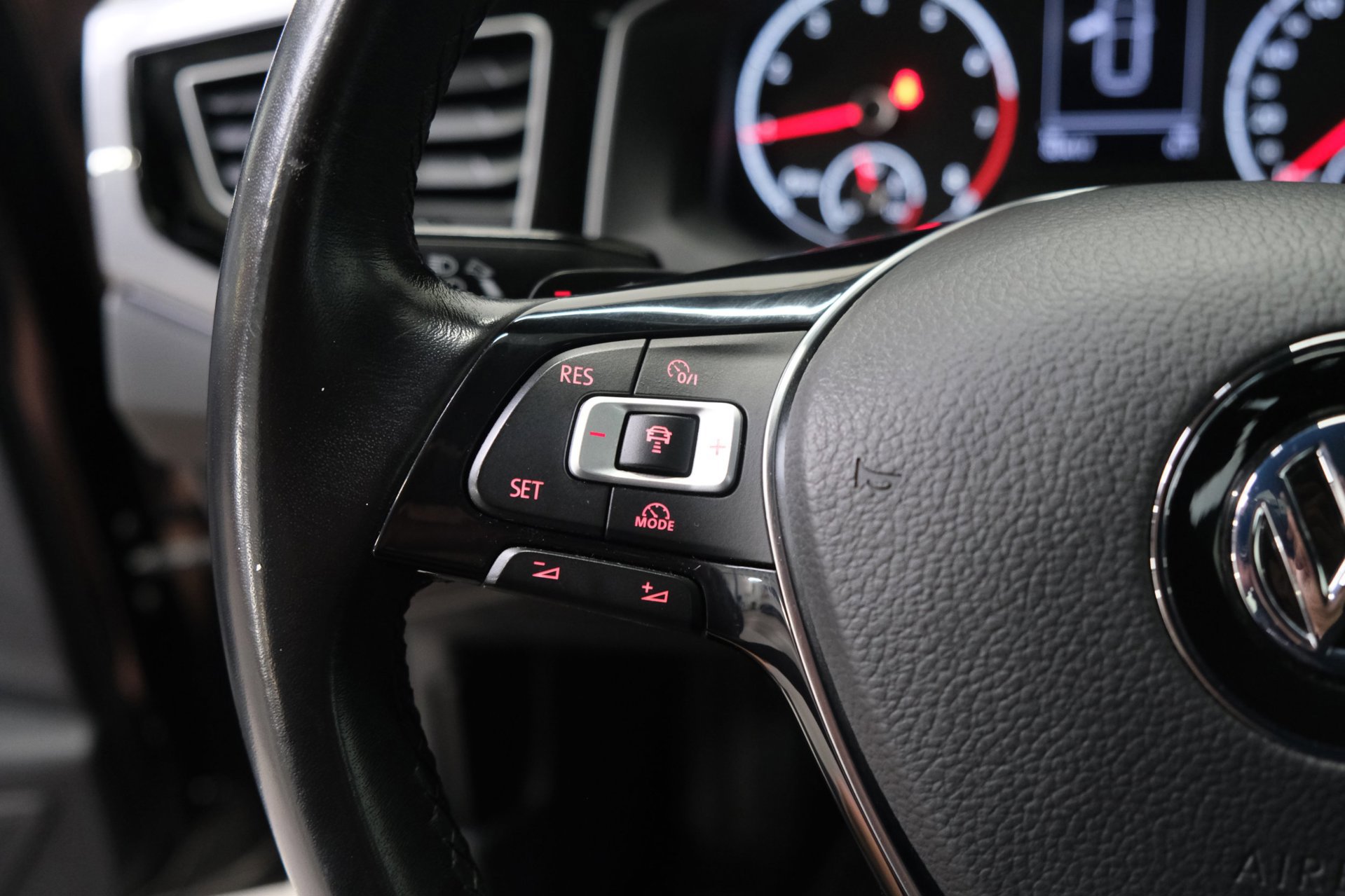 Volkswagen Polo 1.0 TSI Highline R-Line (2020), foto 24