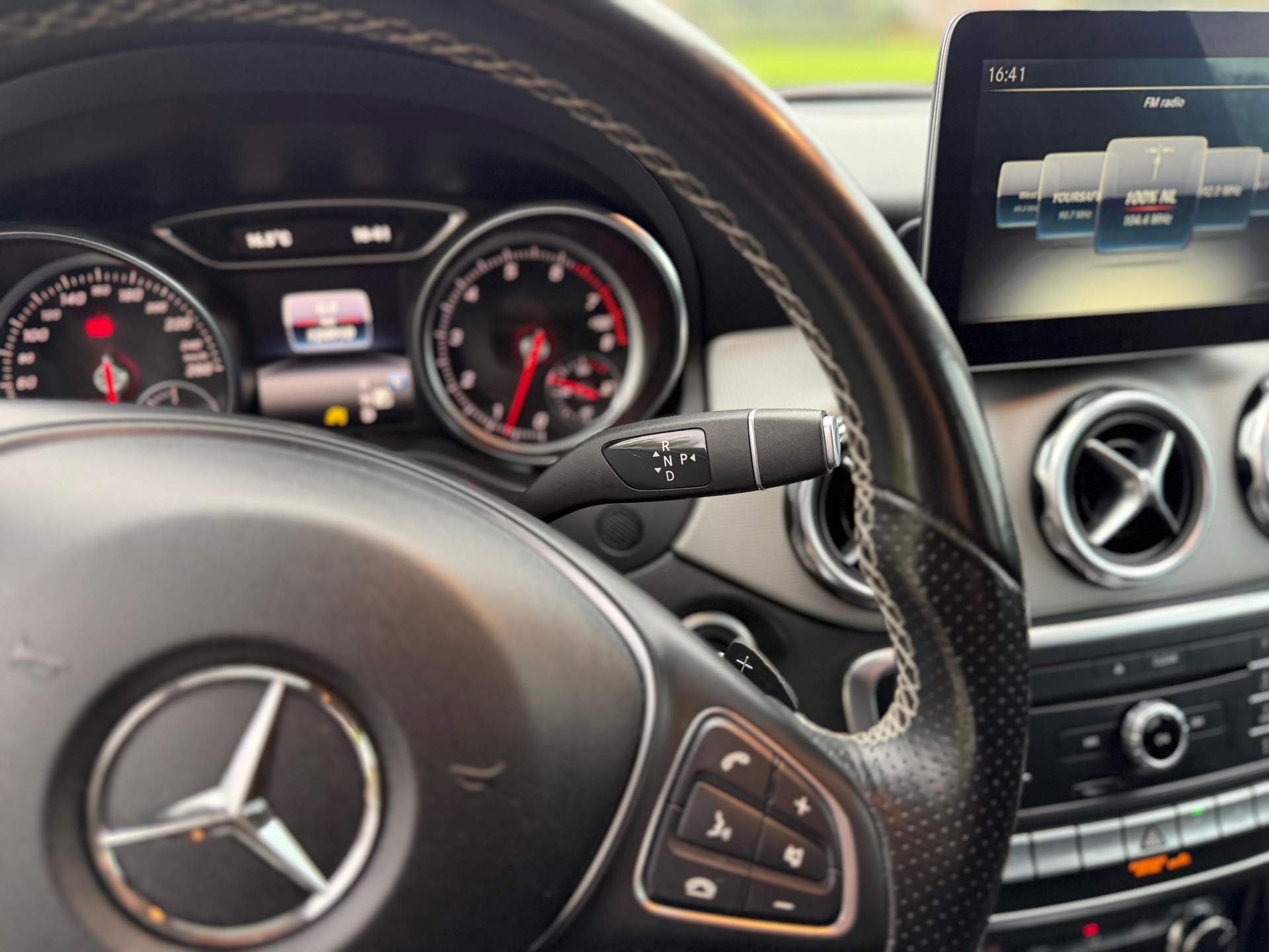 Mercedes-Benz GLA-klasse 180 Premium (2017), foto 20