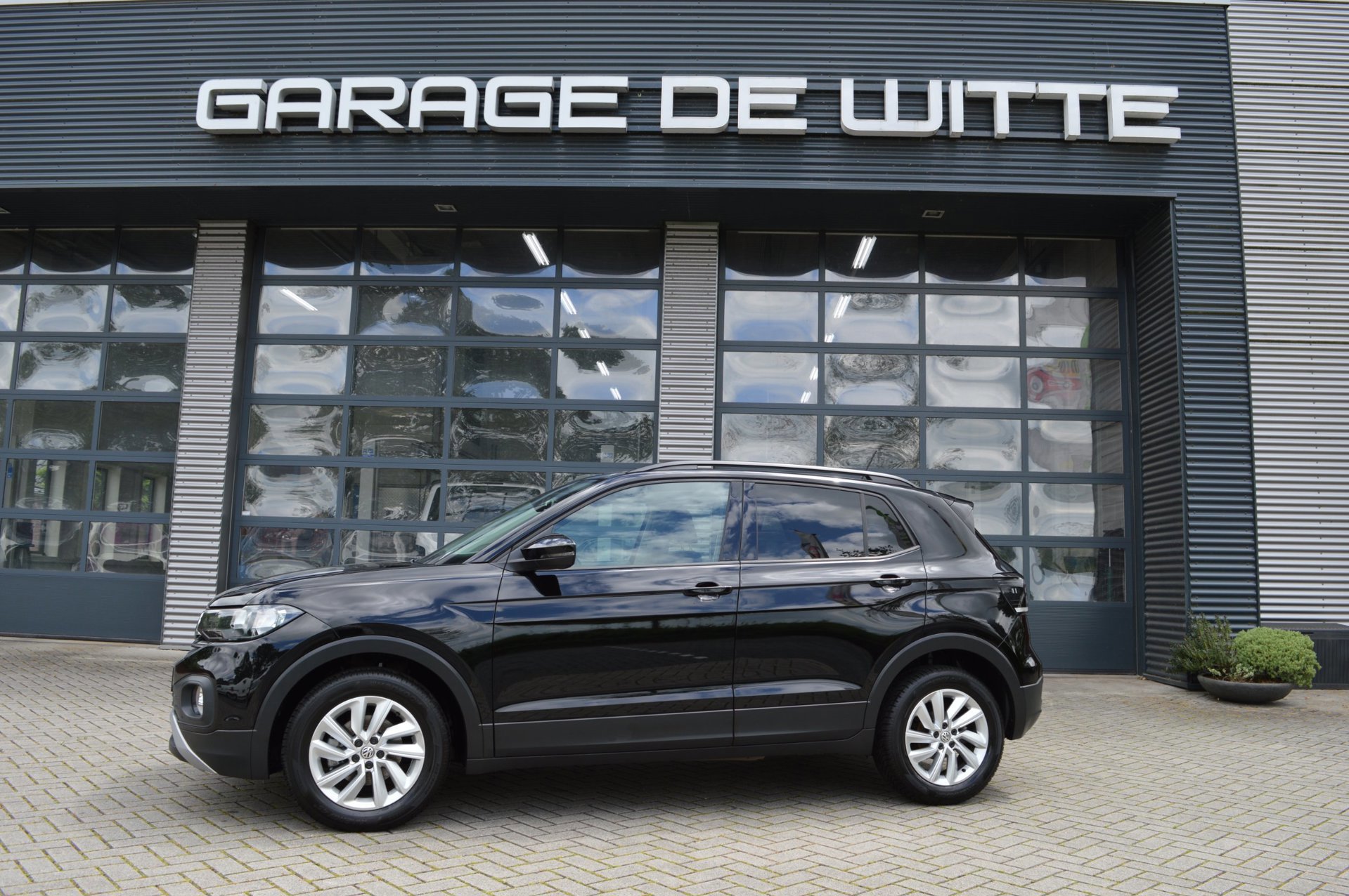 Volkswagen T-Cross 1.0 TSI Life (2020), foto 1
