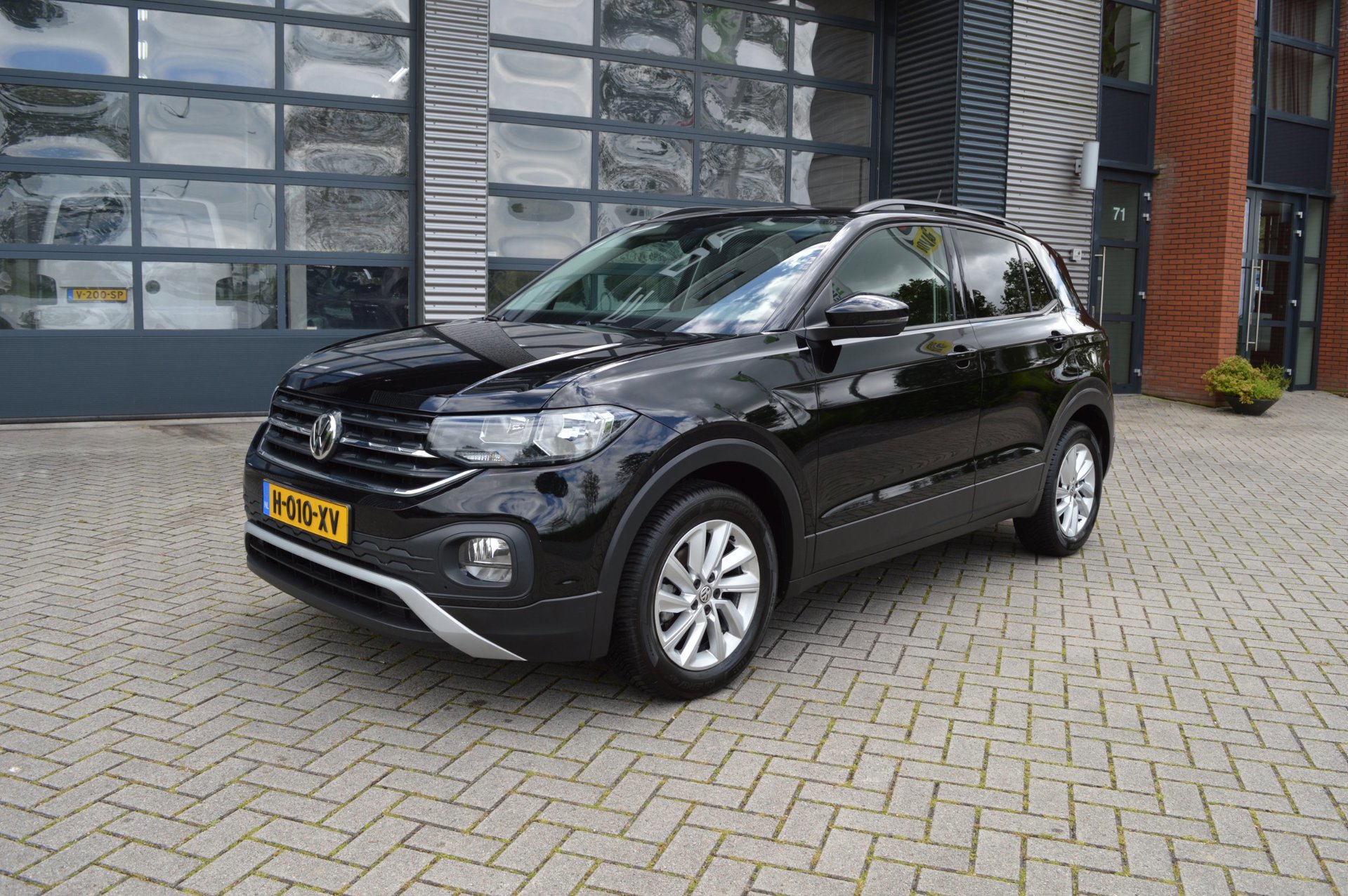 Volkswagen T-Cross 1.0 TSI Life (2020), foto 2
