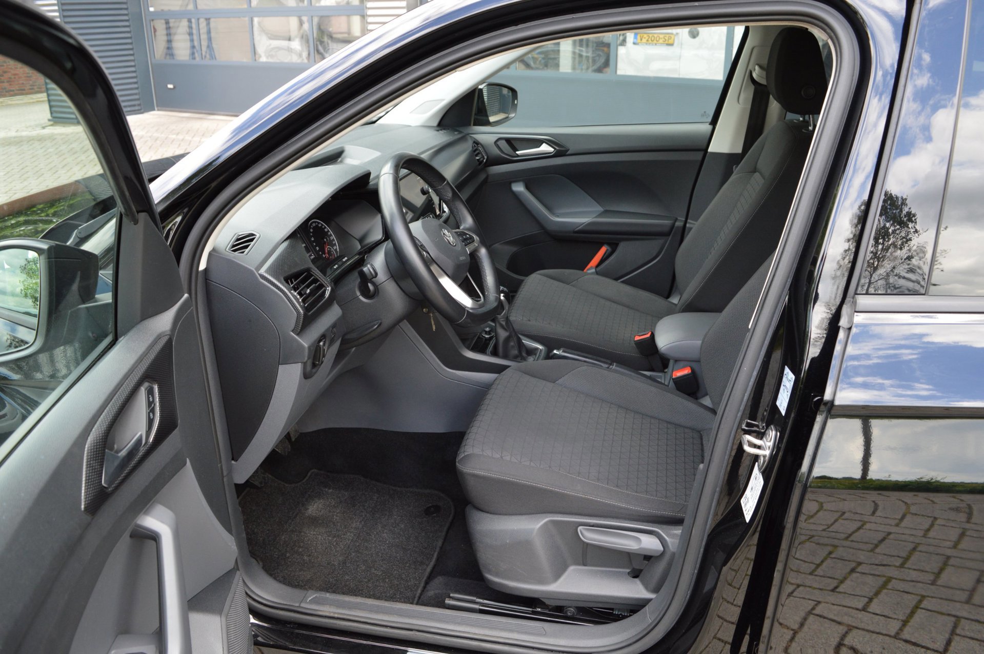 Volkswagen T-Cross 1.0 TSI Life (2020), foto 9