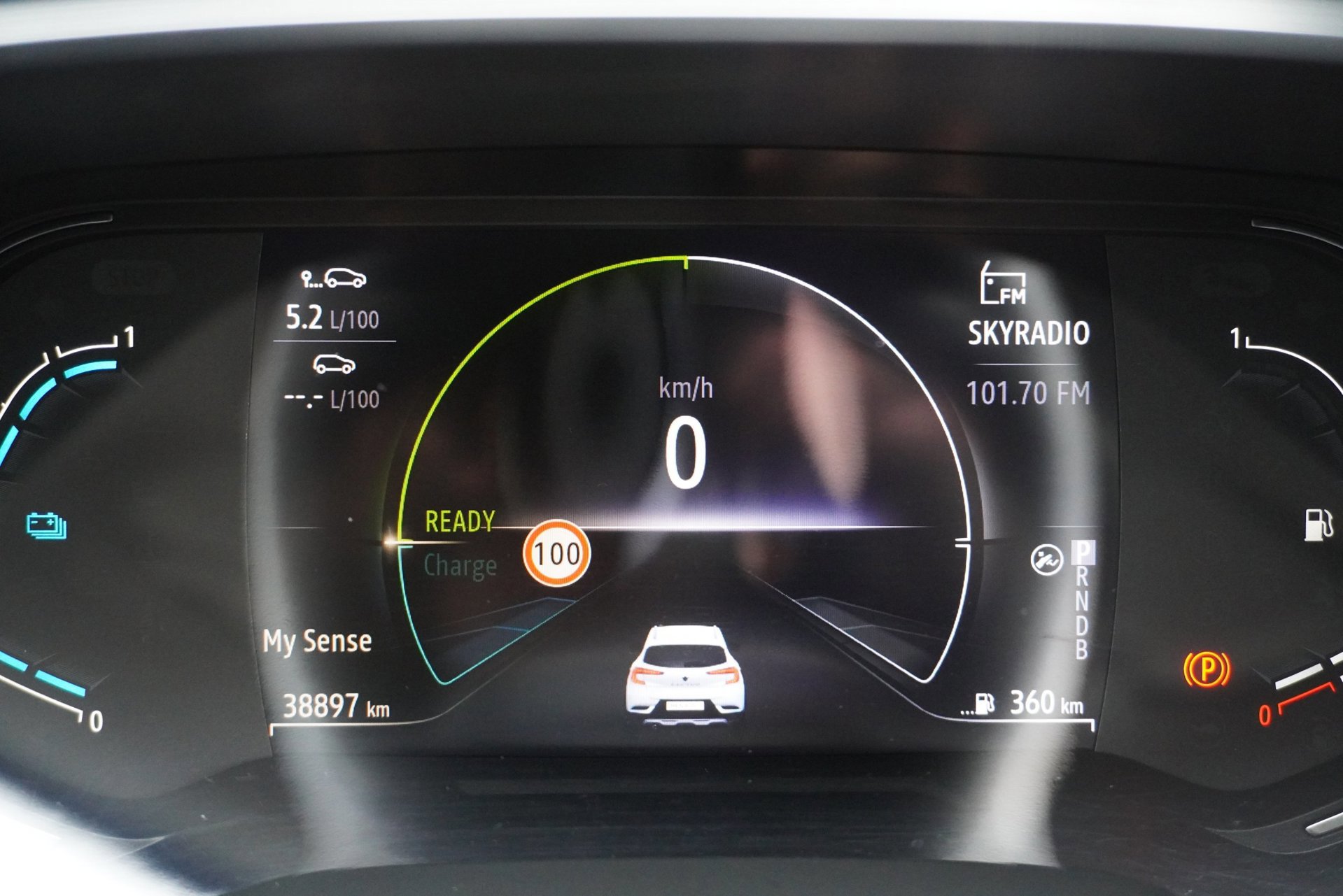 Renault Captur 1.6 E-Tech Hybrid 145 Zen Aut (2022), foto 12