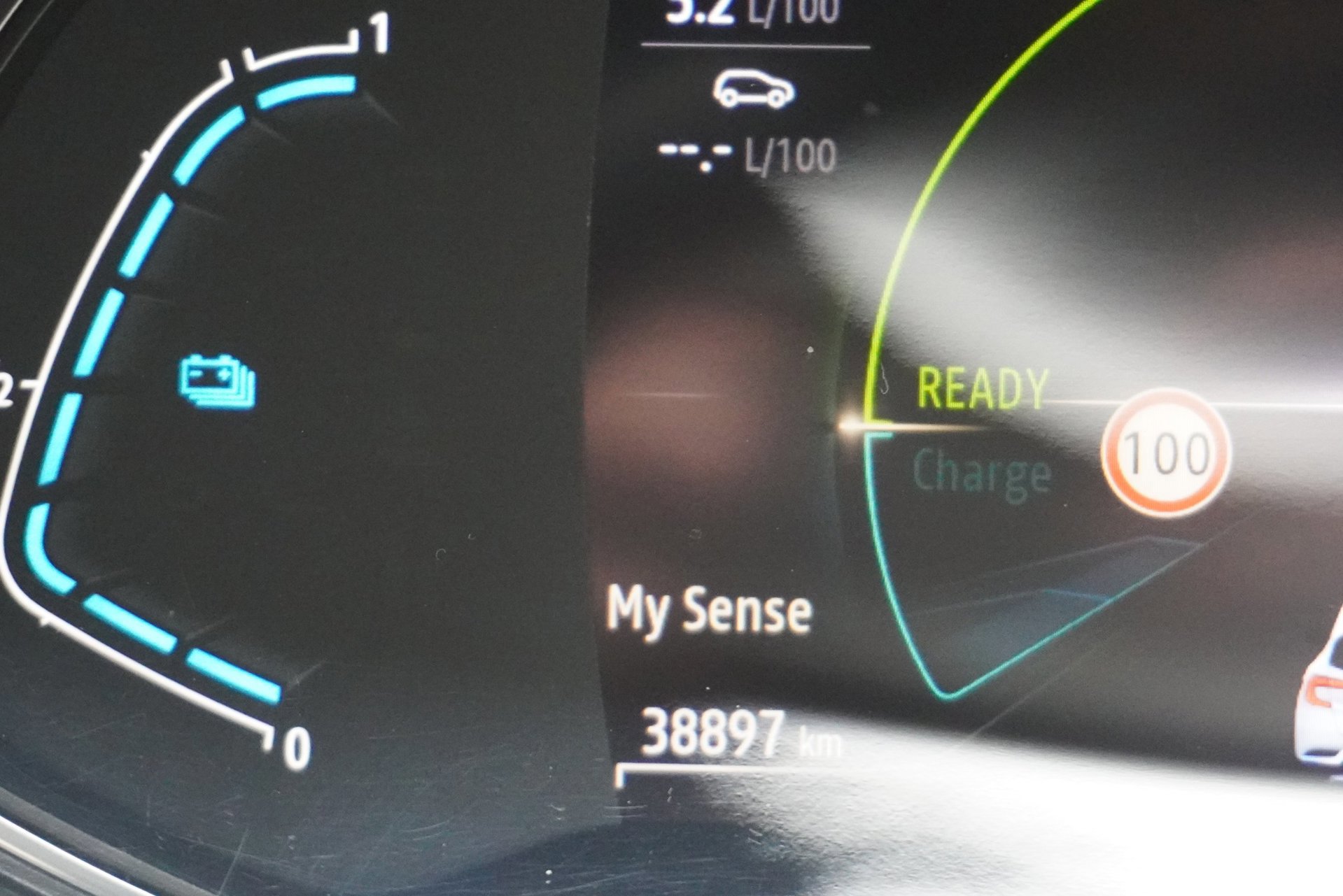 Renault Captur 1.6 E-Tech Hybrid 145 Zen Aut (2022), foto 13