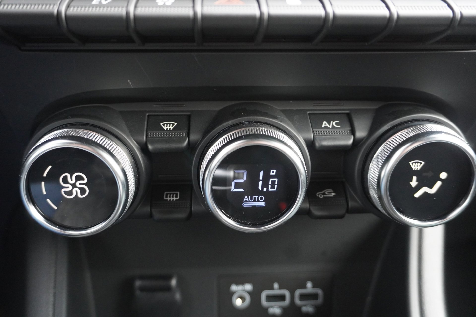 Renault Captur 1.6 E-Tech Hybrid 145 Zen Aut (2022), foto 23