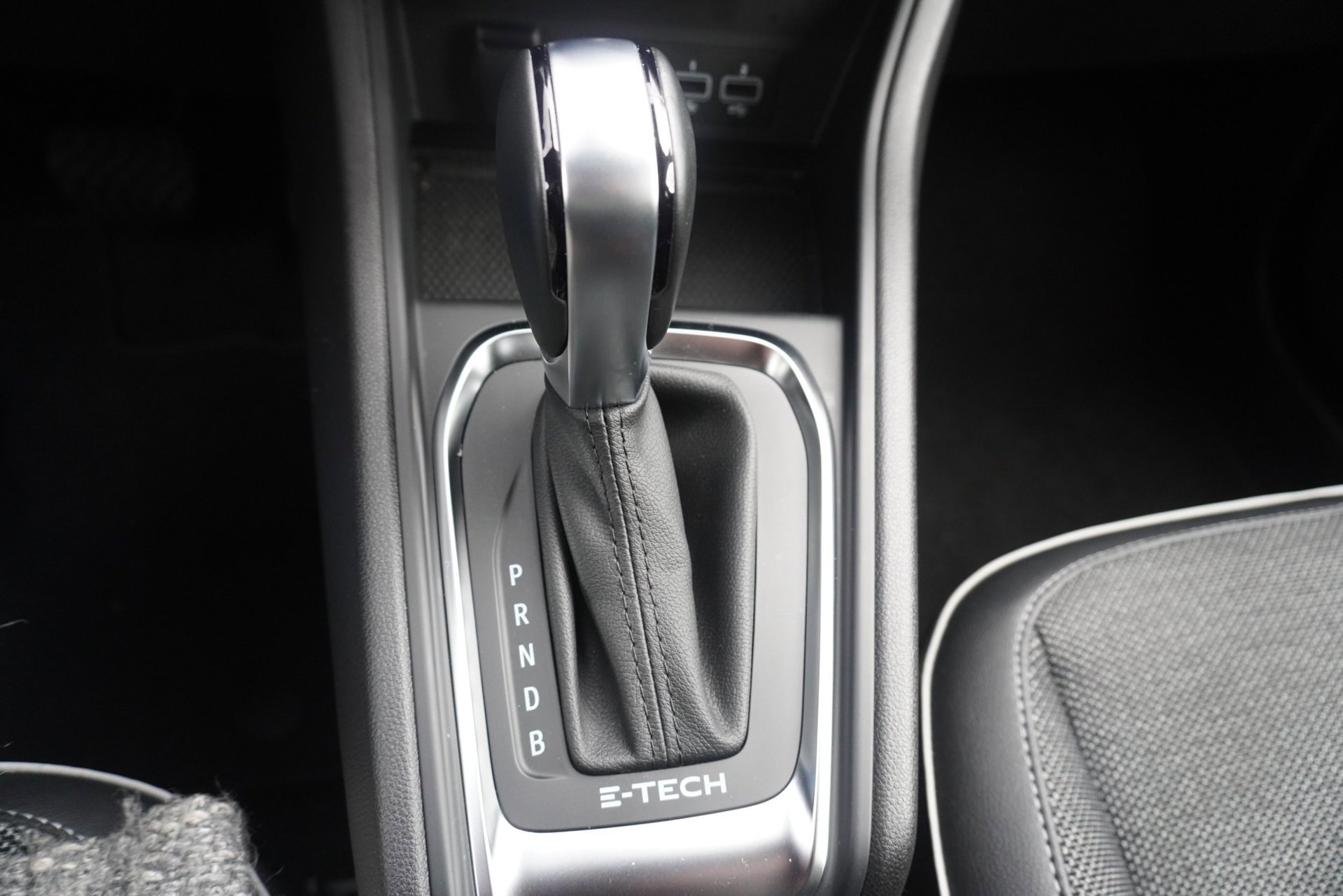 Renault Captur 1.6 E-Tech Hybrid 145 Zen Aut (2022), foto 25