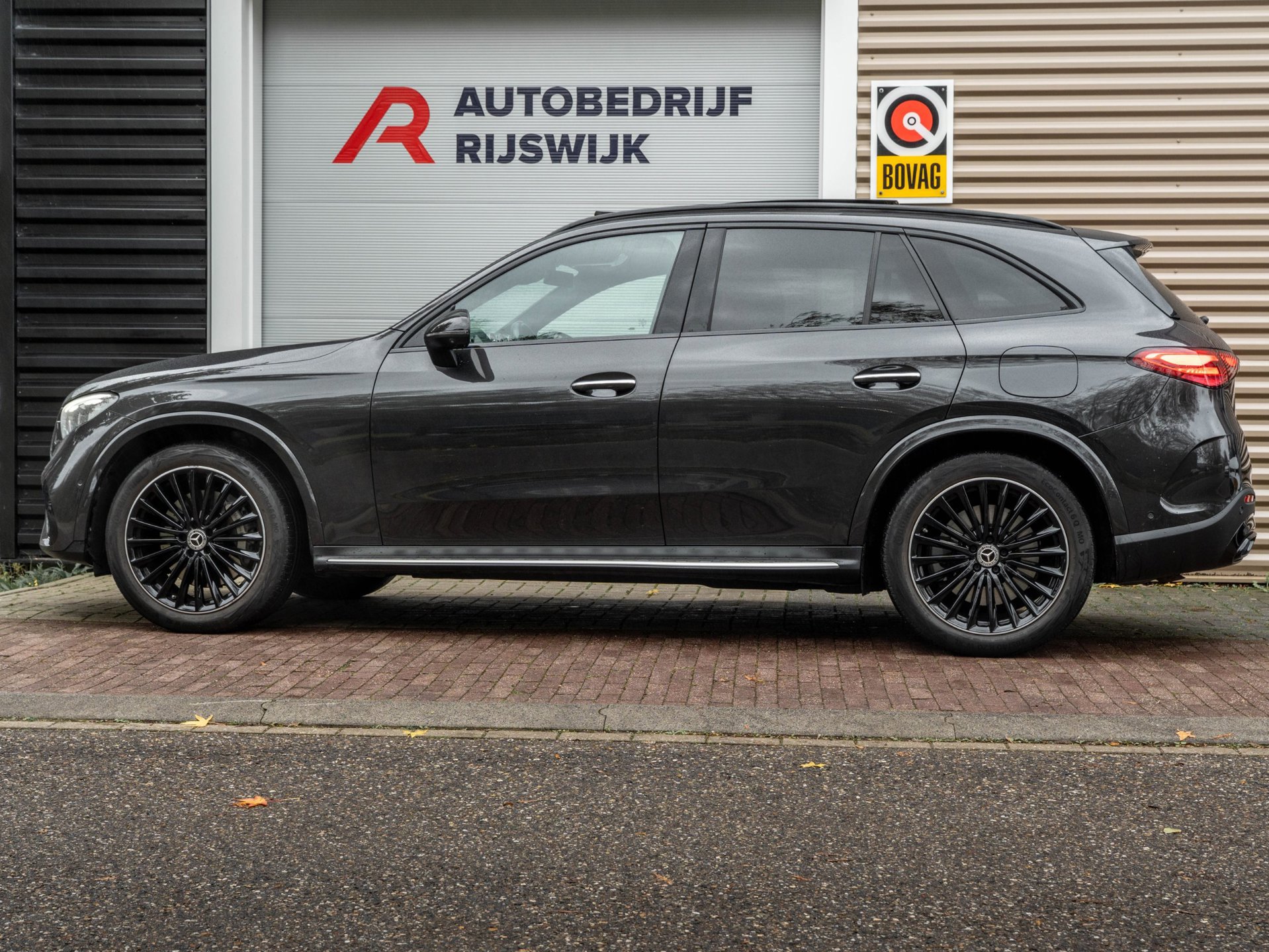 Mercedes-Benz GLC-klasse 300e 4MATIC AMG Line (2023), foto 2