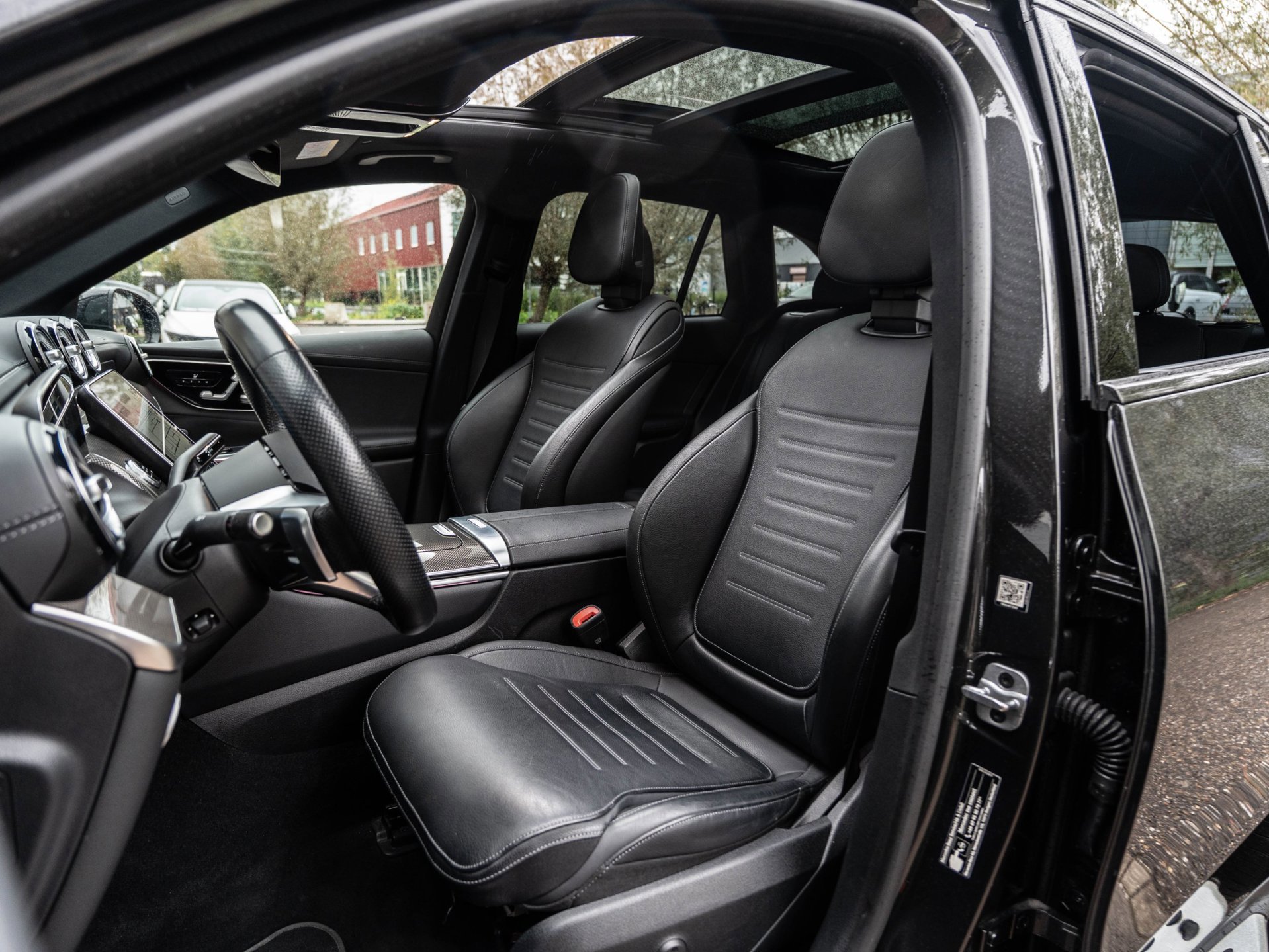 Mercedes-Benz GLC-klasse 300e 4MATIC AMG Line (2023), foto 14