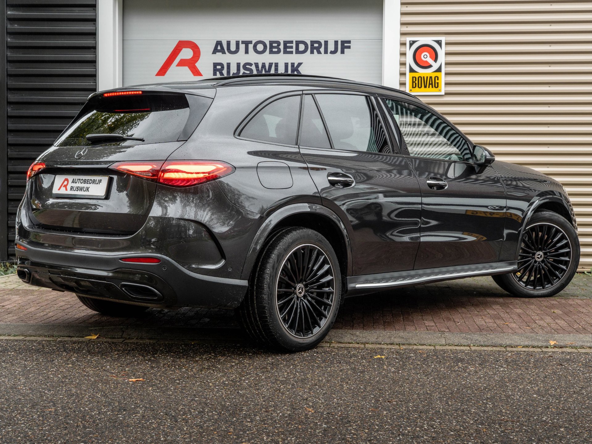 Mercedes-Benz GLC-klasse 300e 4MATIC AMG Line (2023), foto 4