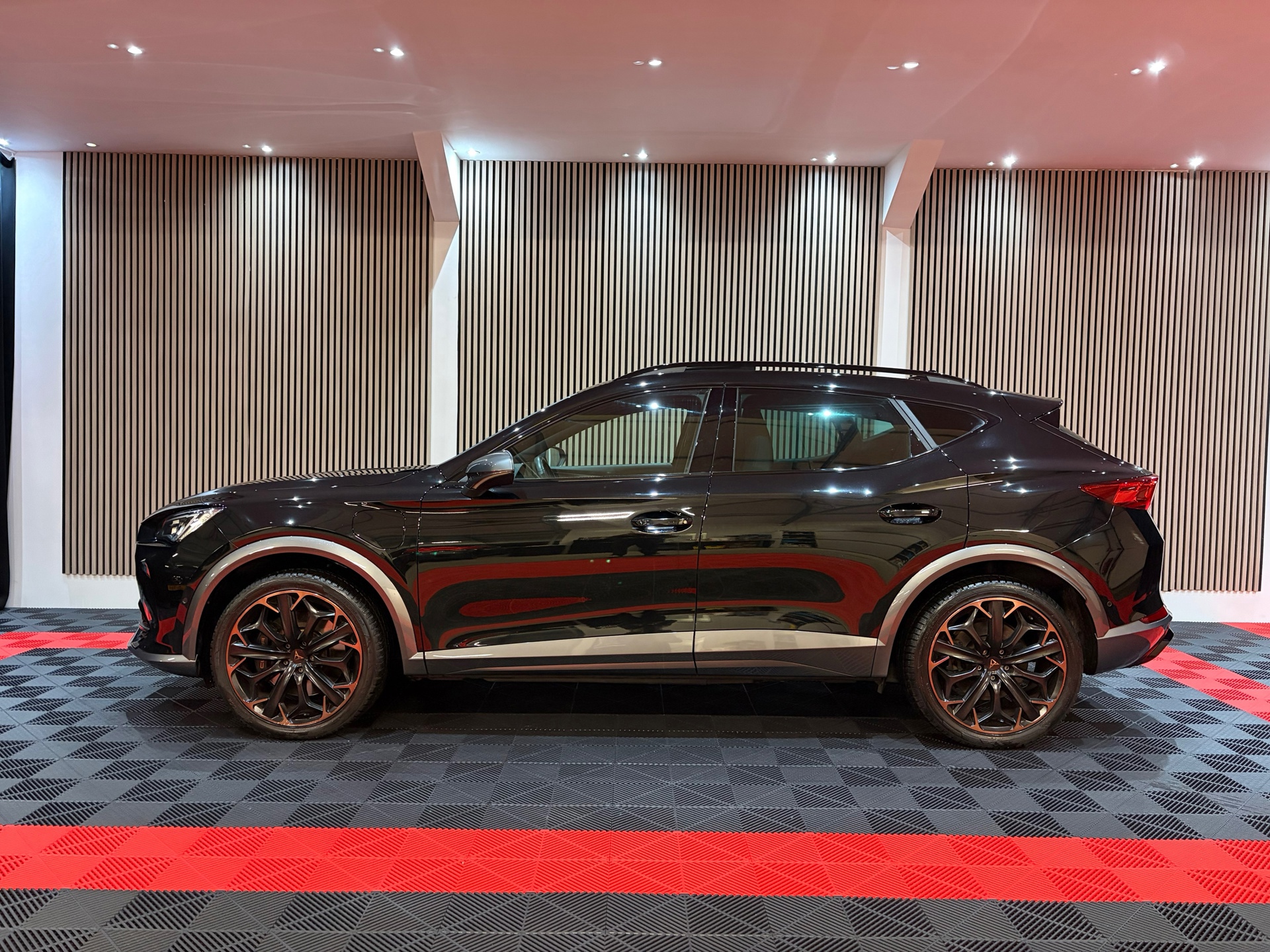CUPRA Formentor 1.4 e-Hybrid VZ Copper Edition (2023), foto 9