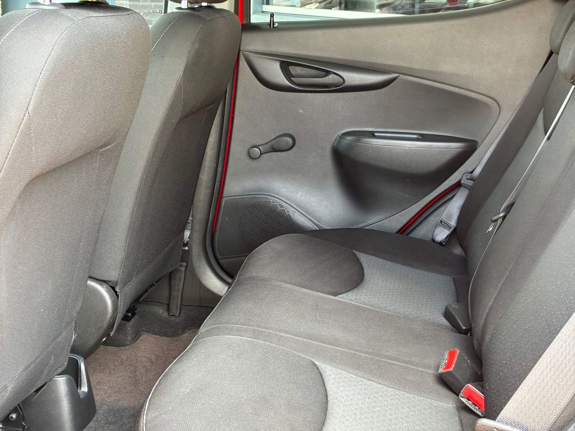 Opel Karl 1.0 ecoFLEX Edition (2016), foto 15