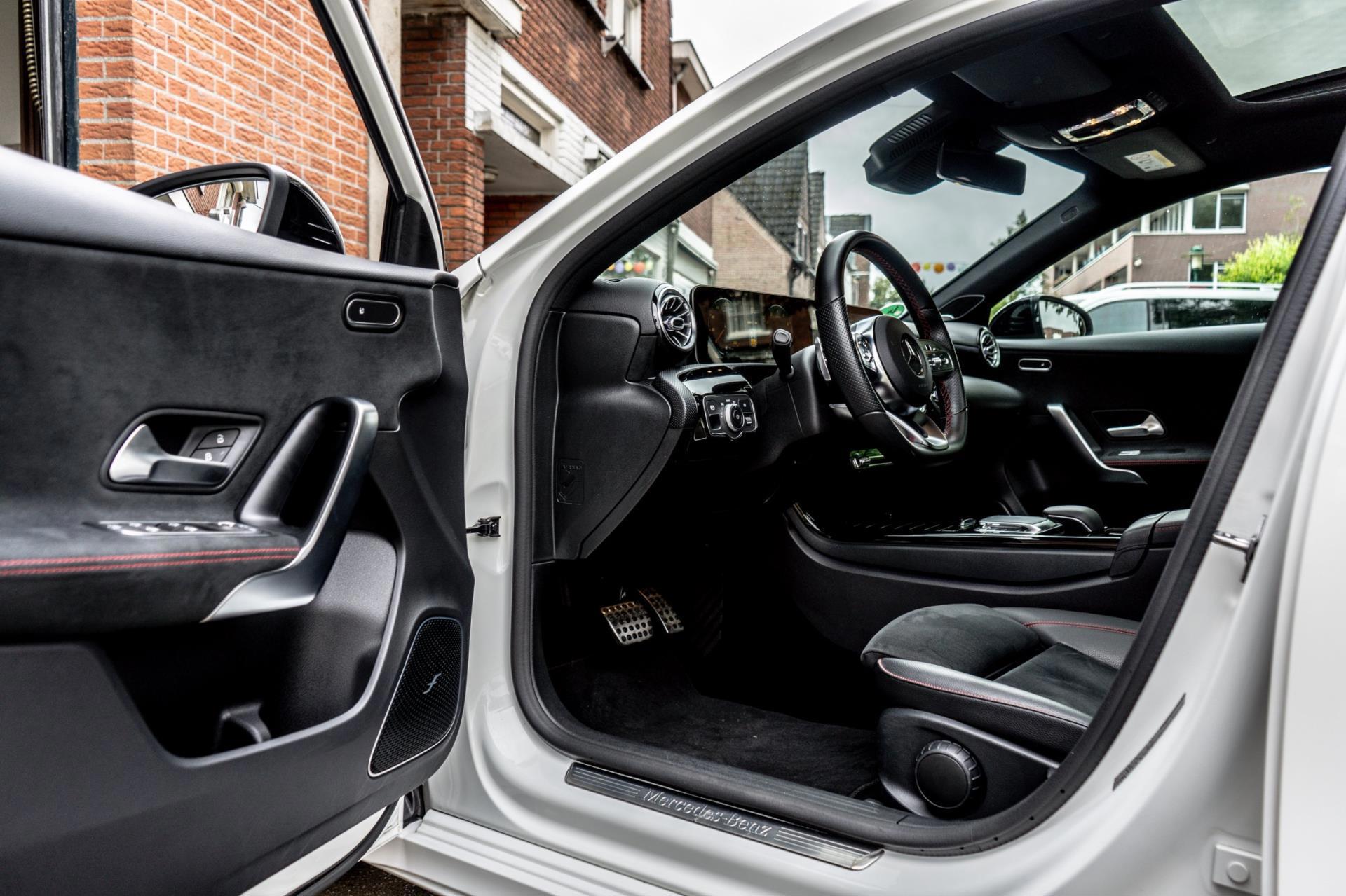 Mercedes-Benz A-klasse 250 AMG Night (2018), foto 14