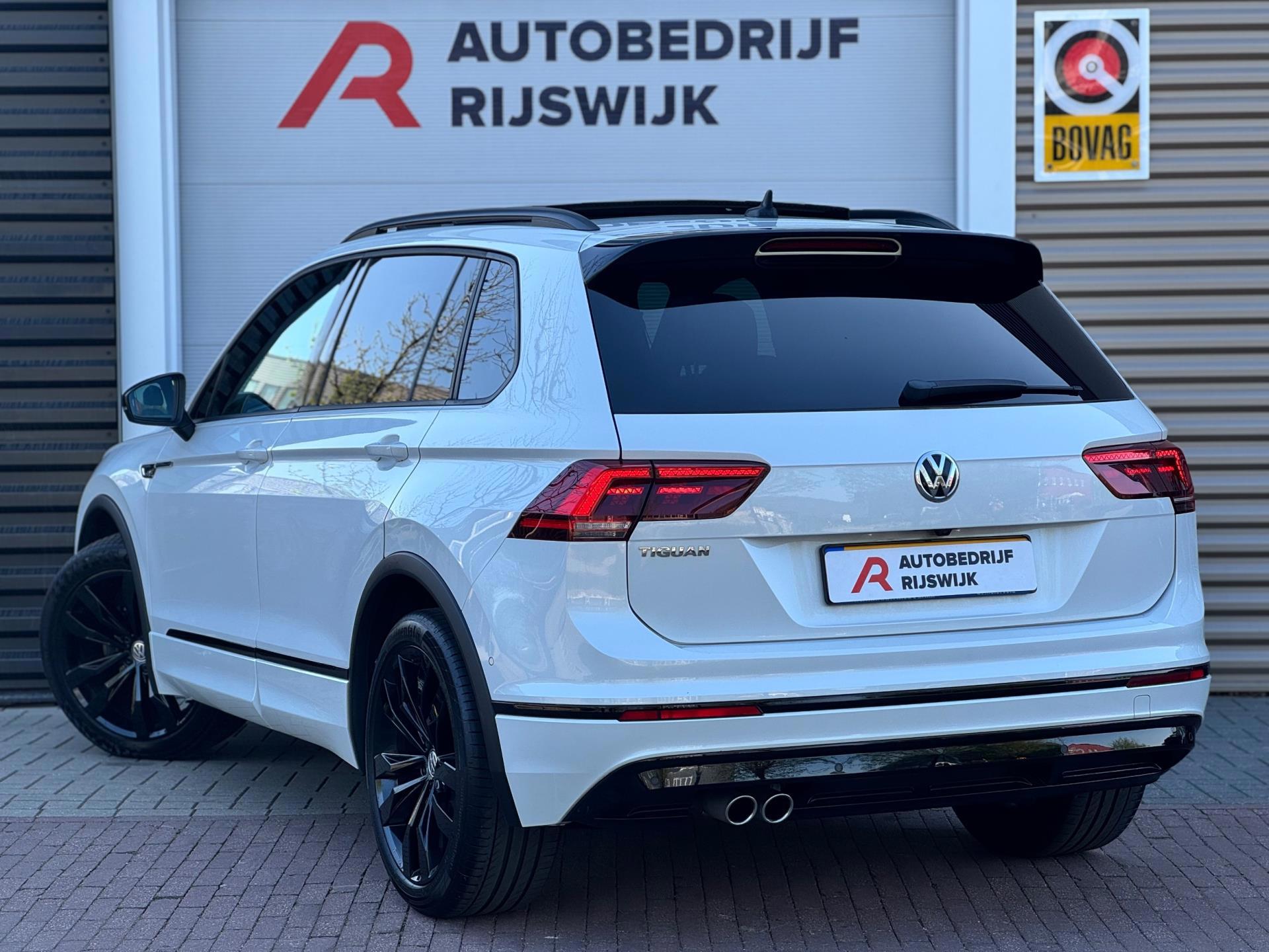 Volkswagen Tiguan 1.5 TSI ACT 3x R-Line Memory (2019), foto 3