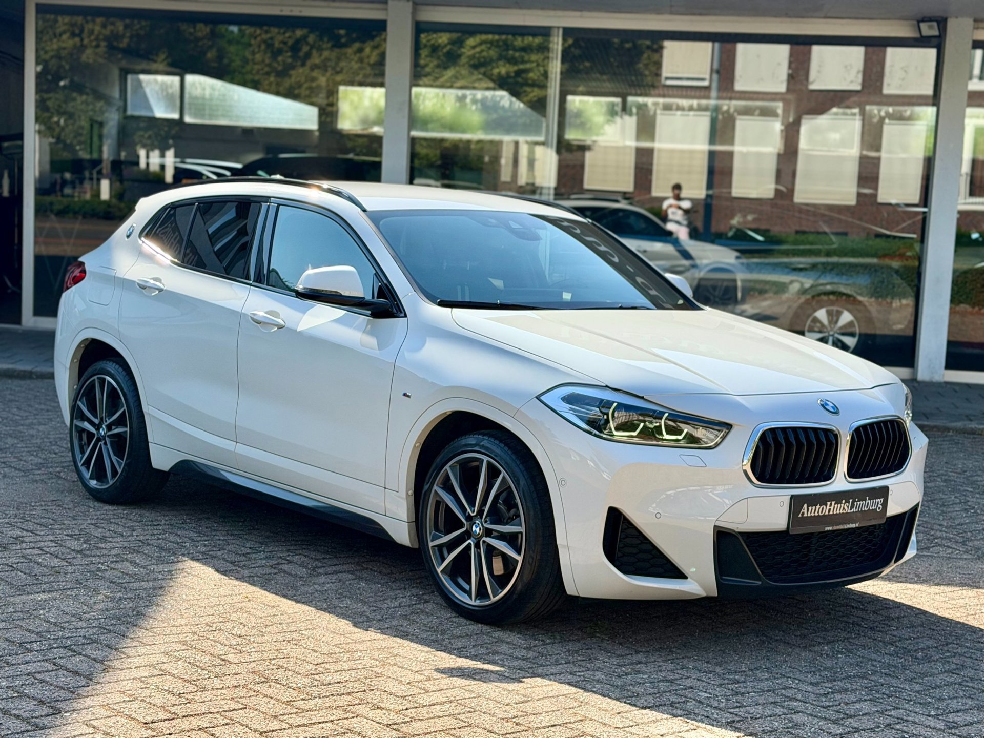 BMW X2 XDrive25e High Executive (2020), foto 2