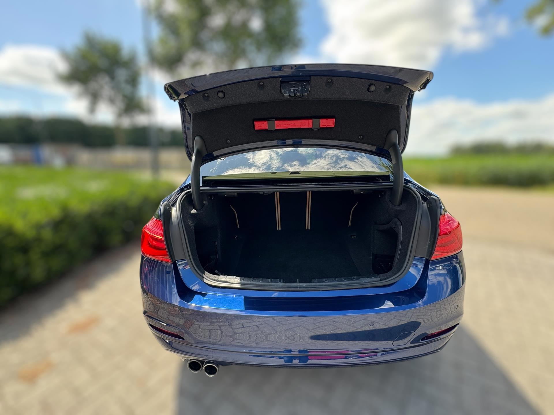BMW 3-Serie 320i High Executive 184 PK (2017), foto 32